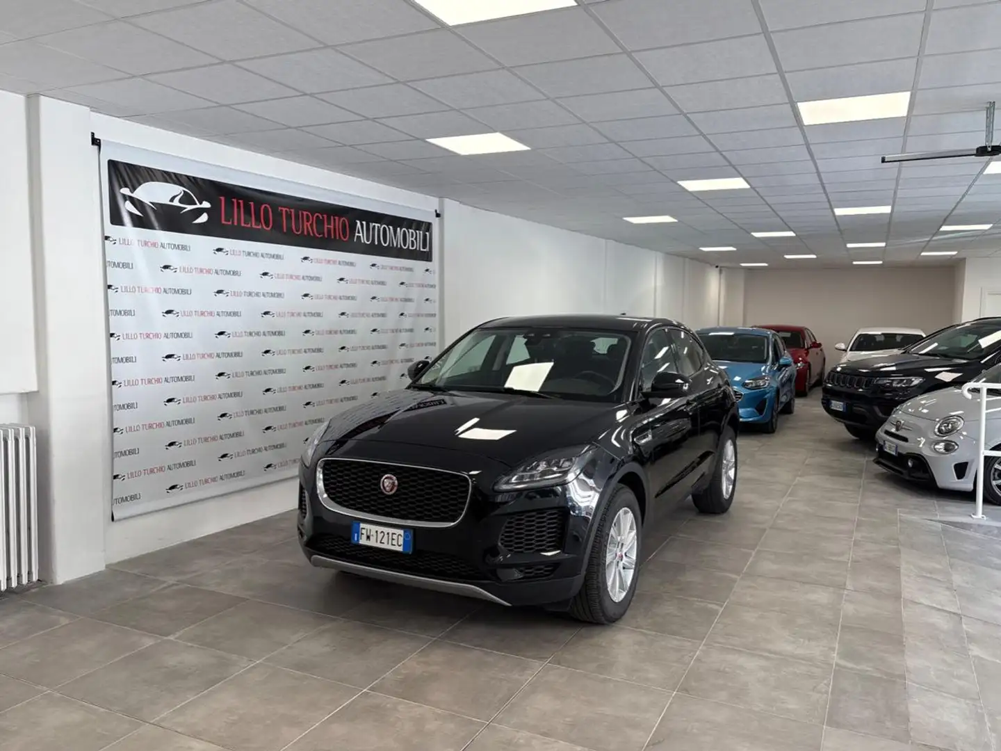 Jaguar E-Pace 2.0D 150 CV AWD aut. Zwart - 1