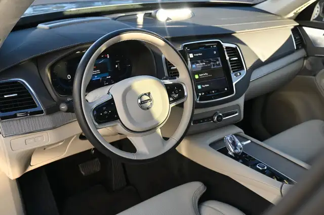 Volvo XC90 main image