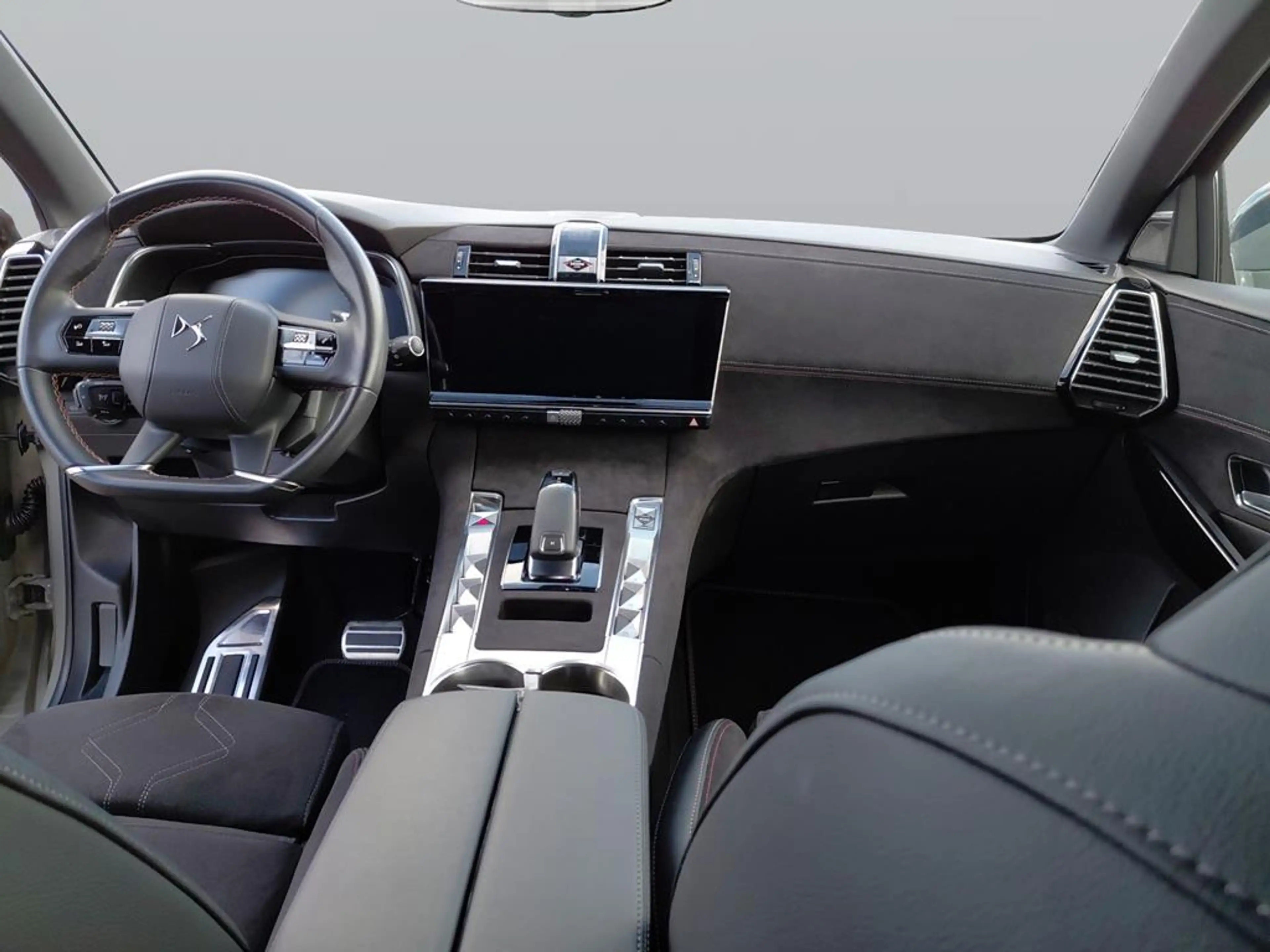 DS Automobiles DS 7 Performance Line+ Blue HDI 130 — photo 12