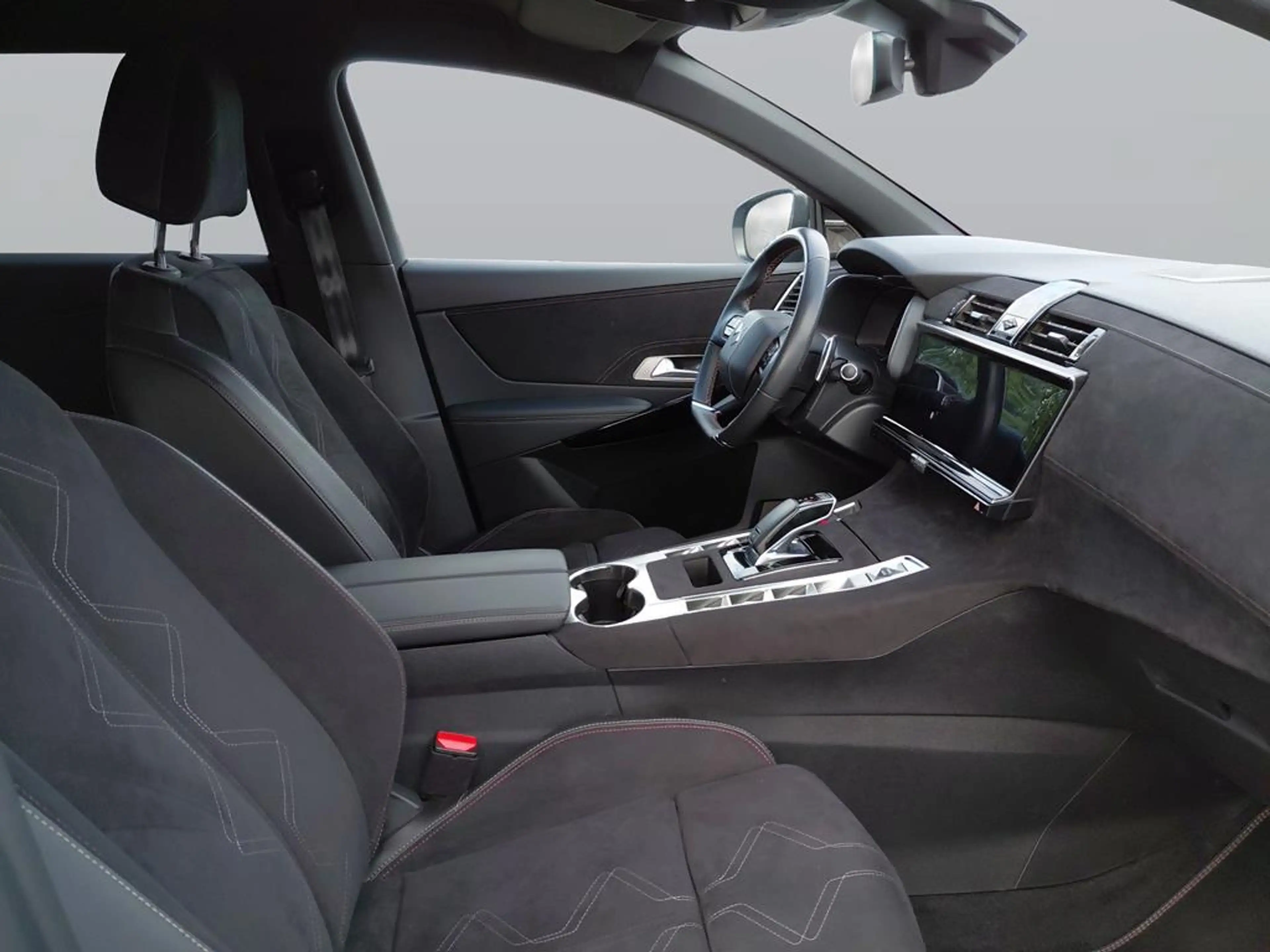 DS Automobiles DS 7 Performance Line+ Blue HDI 130 — photo 13