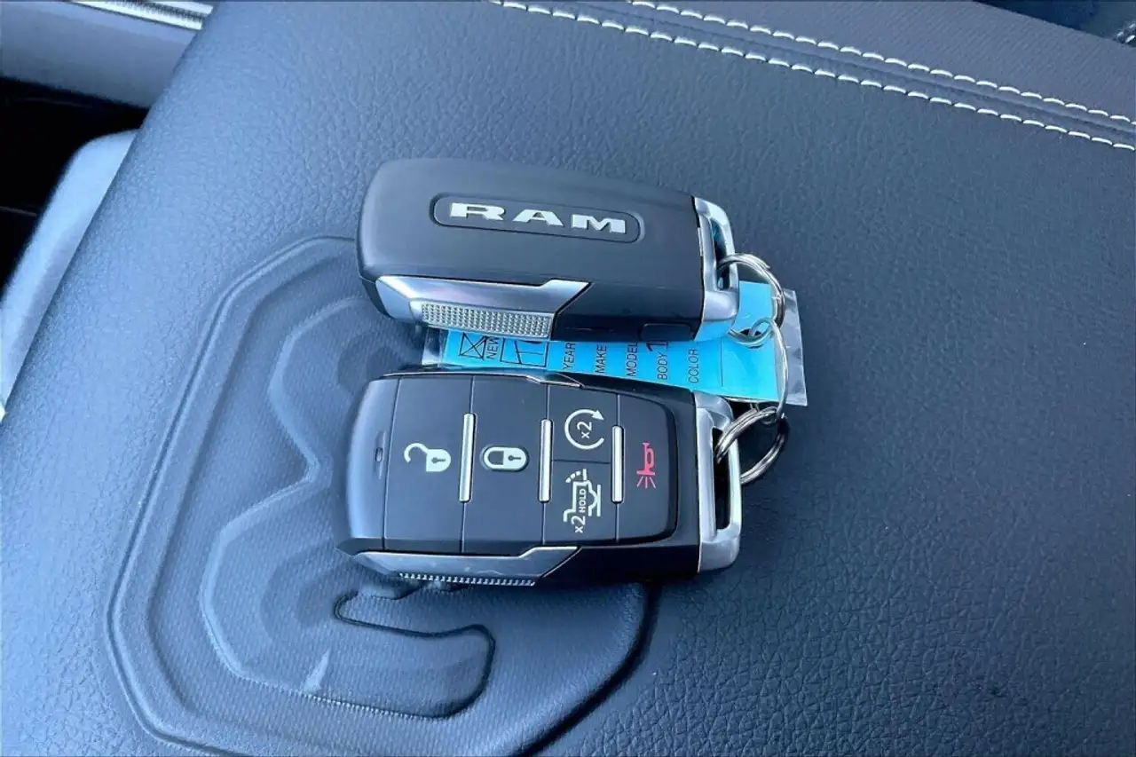 RAM 1500 снимка RAM 1500