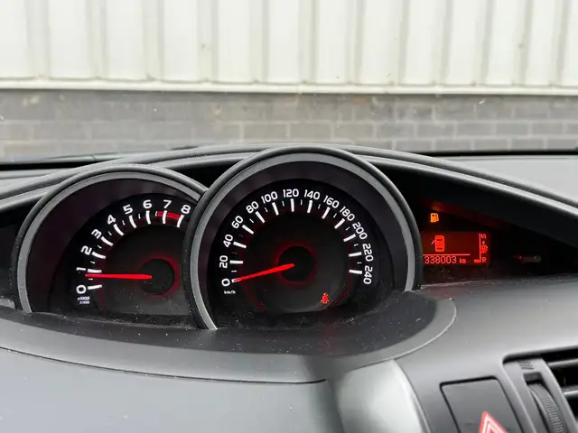Toyota Verso view 13