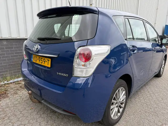 Toyota Verso view 6