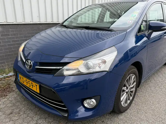 Toyota Verso view 2