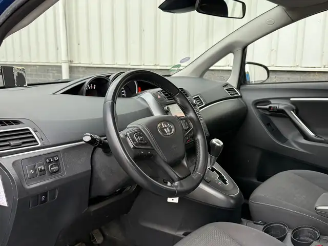 Toyota Verso view 9