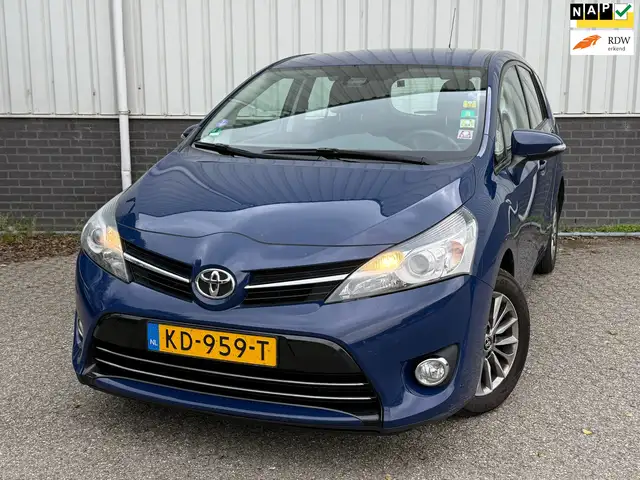 2016 Toyota Verso in Blue for sale