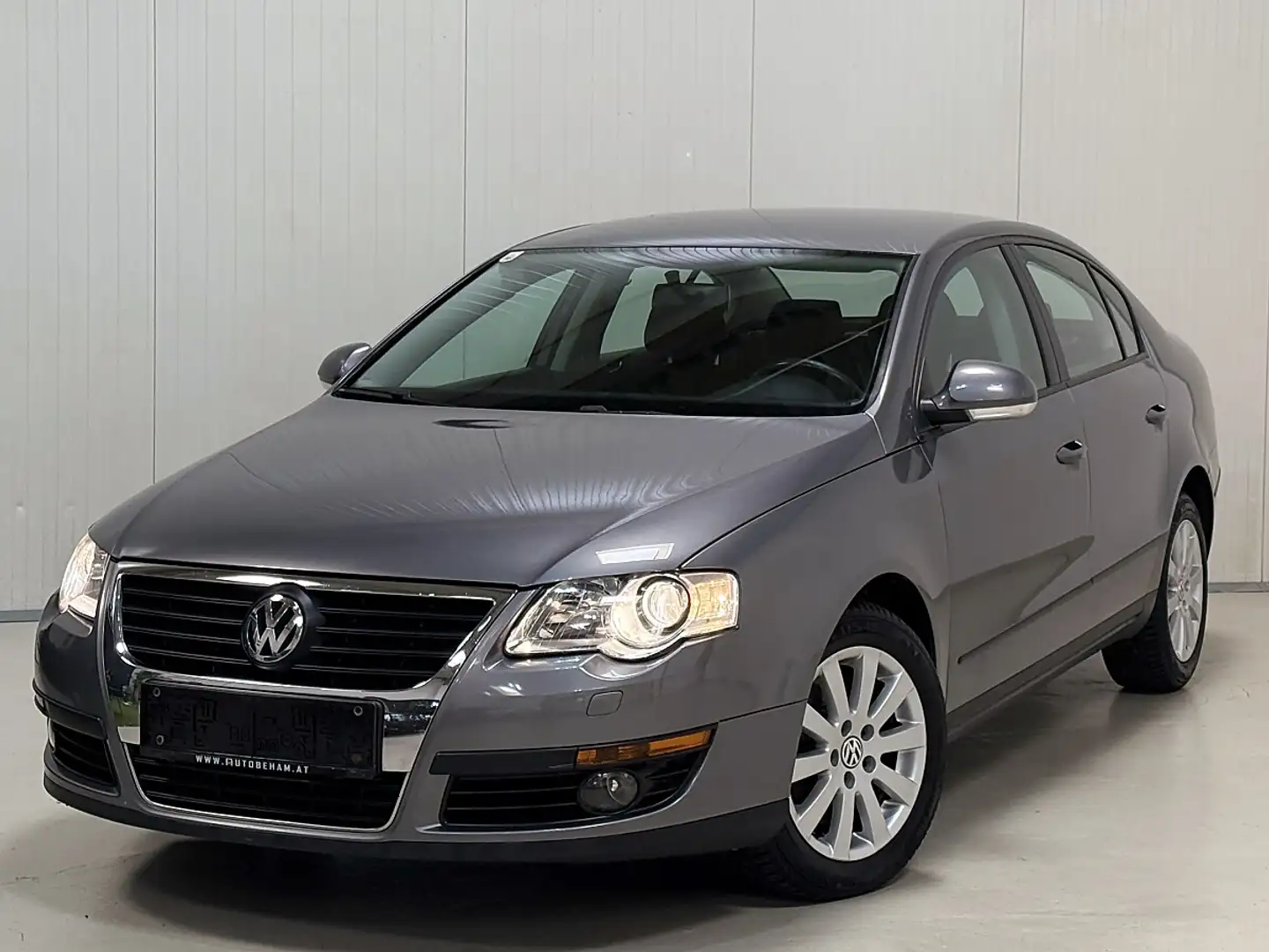 Volkswagen Passat Trendline 2,0 TDI DSG-Automatik *frisches Picke... Grau - 2