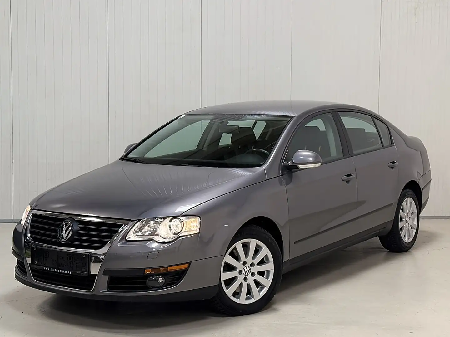 Volkswagen Passat Trendline 2,0 TDI DSG-Automatik *frisches Picke... Grau - 1