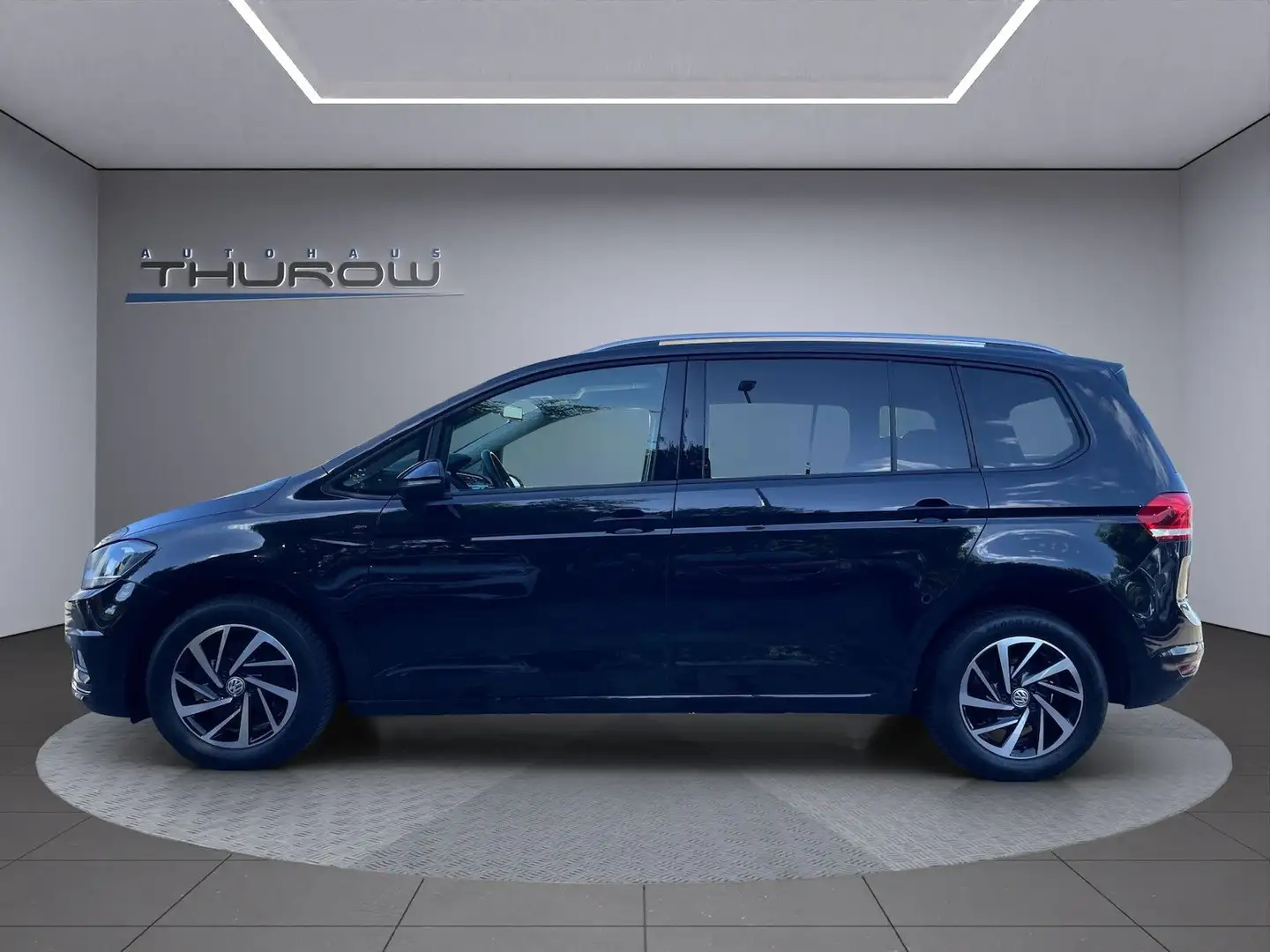 Volkswagen Touran 1.6 TDI Join AHK SH Navi 7 Sitzer ACC APS Zwart - 2