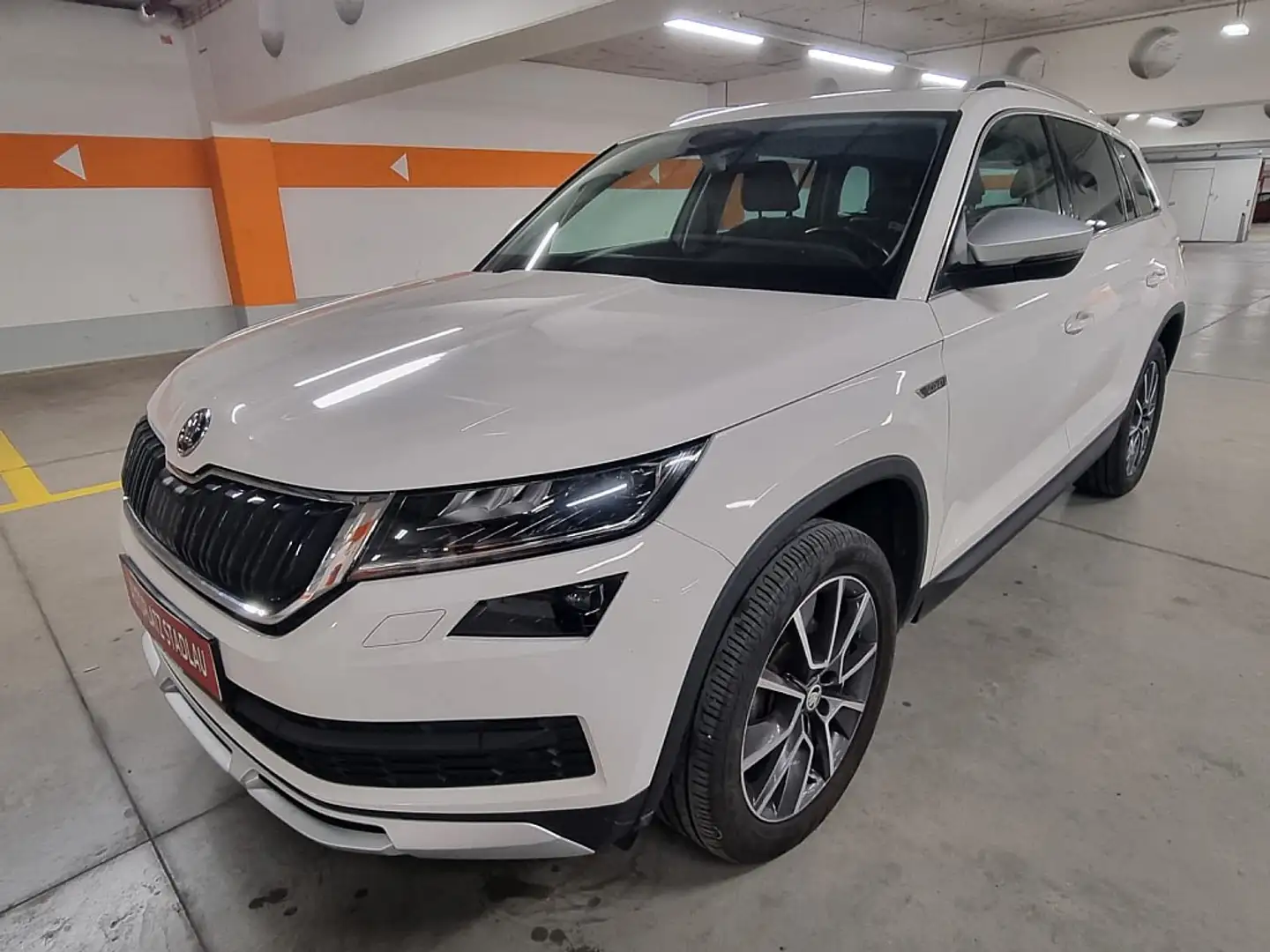 Skoda Kodiaq 2,0 TDI SCR 4x4 Scout LEDER KAMERA NAVI *FINANZ... Weiß - 1