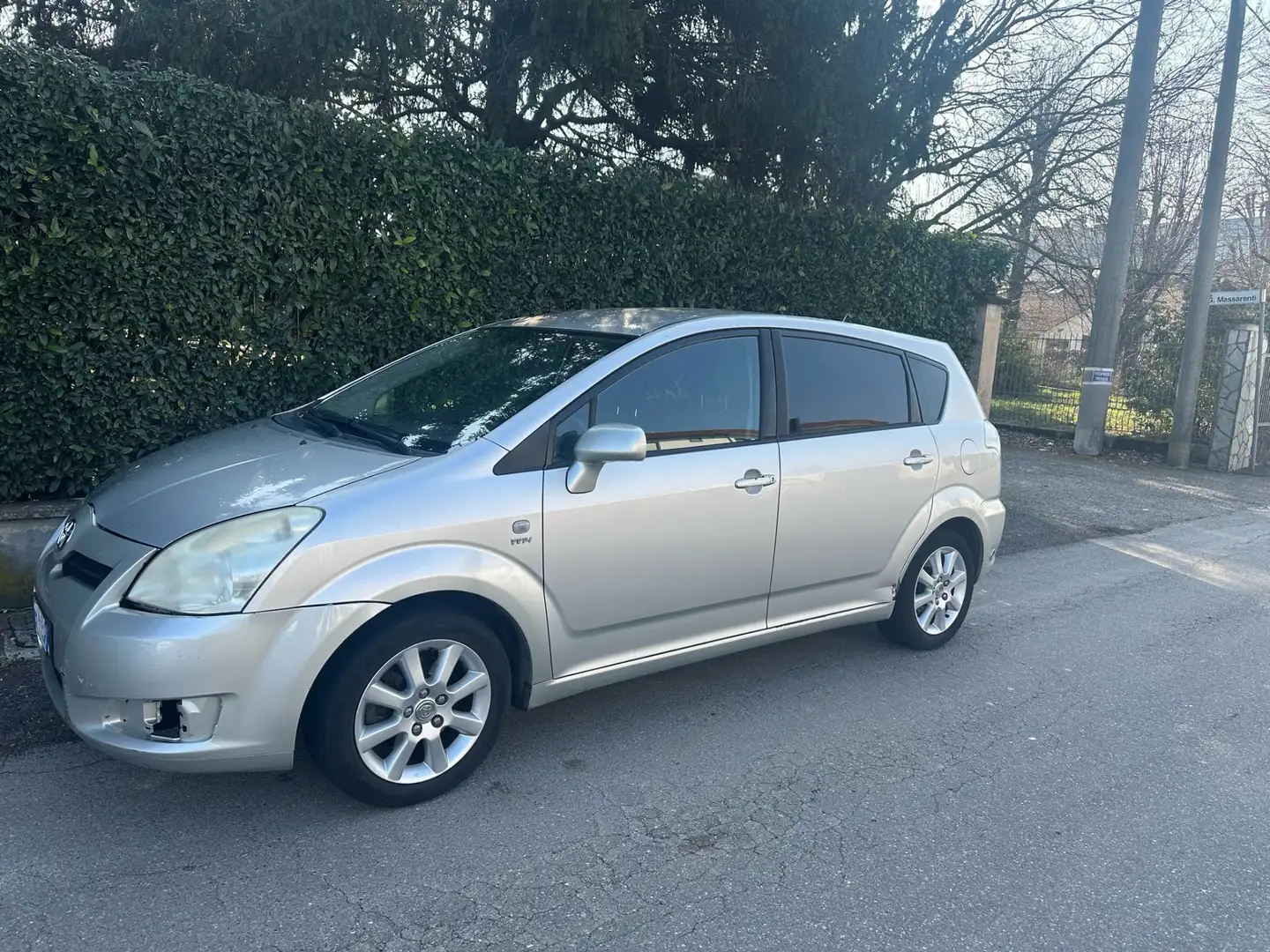 Toyota Corolla Verso gpl Šedá - 2