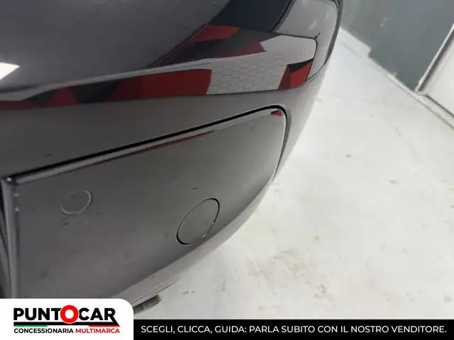 Peugeot 208 view 8