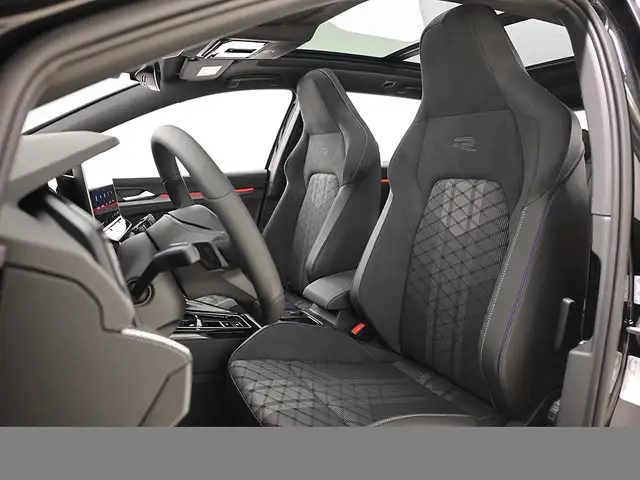 Volkswagen Golf view 11