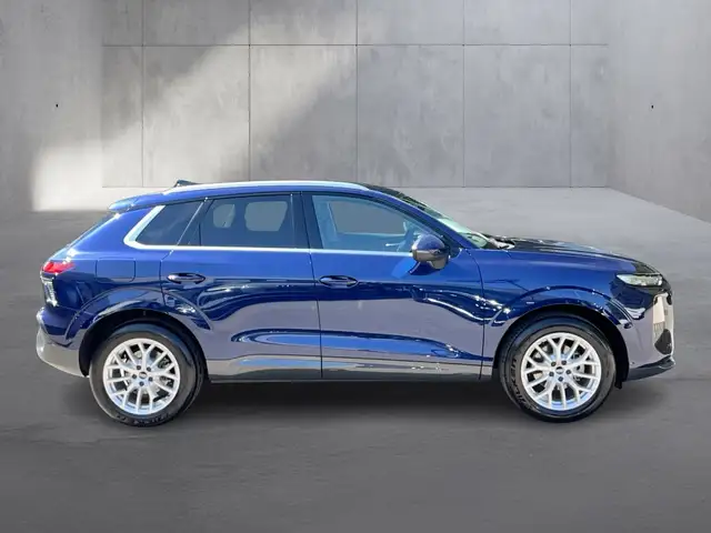 Audi Q3 TFSI 110 kW  intense Ansicht 6