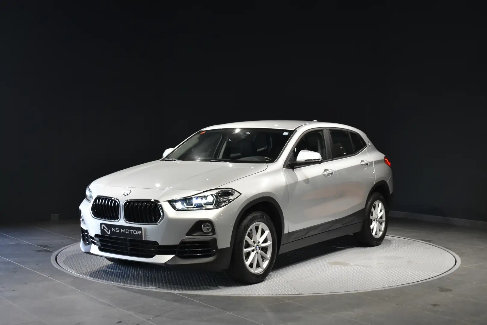 BMW X2 sDrive 18dA Gris - 1