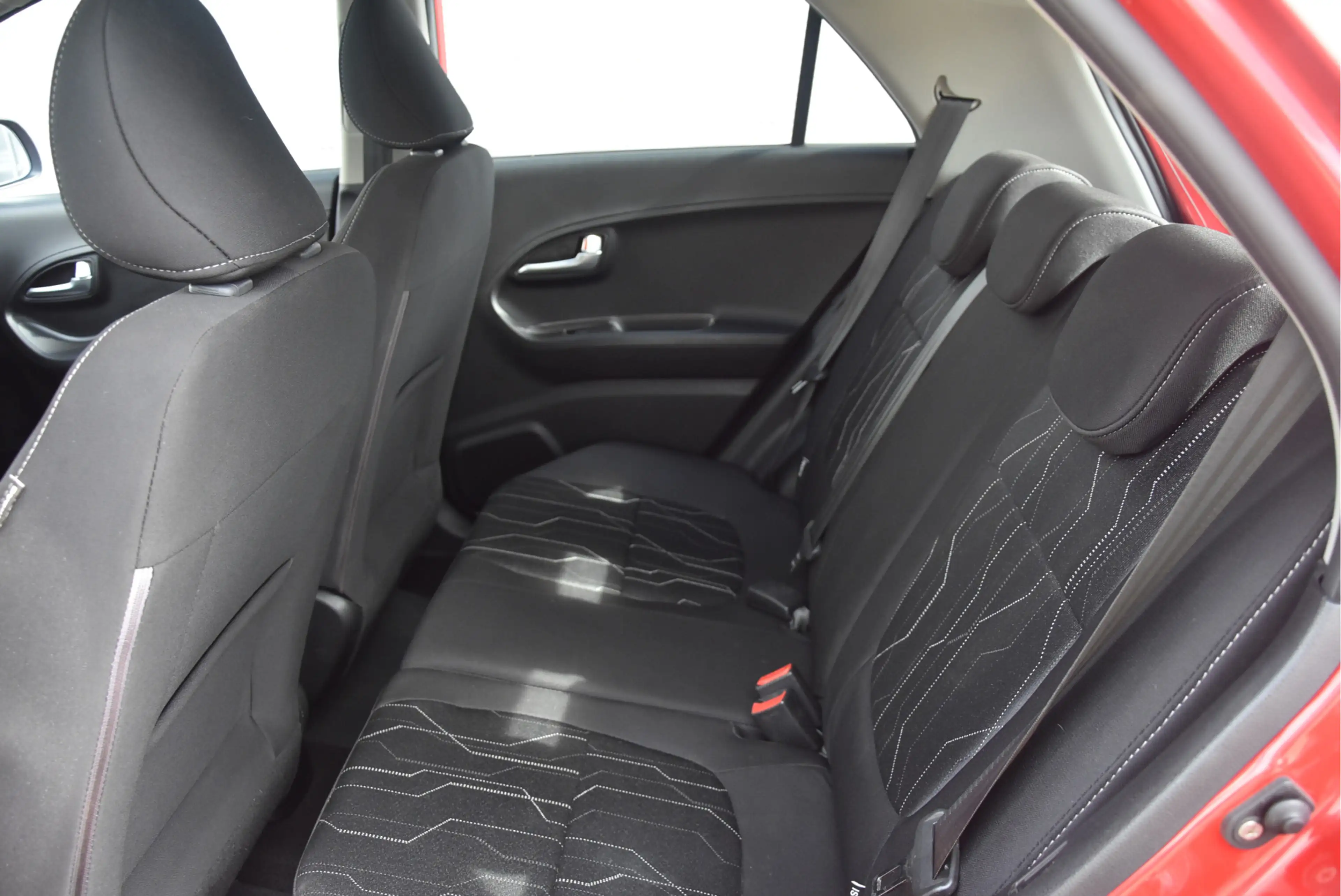 Kia Picanto 1.0 CVVT DynamicLine — photo 17