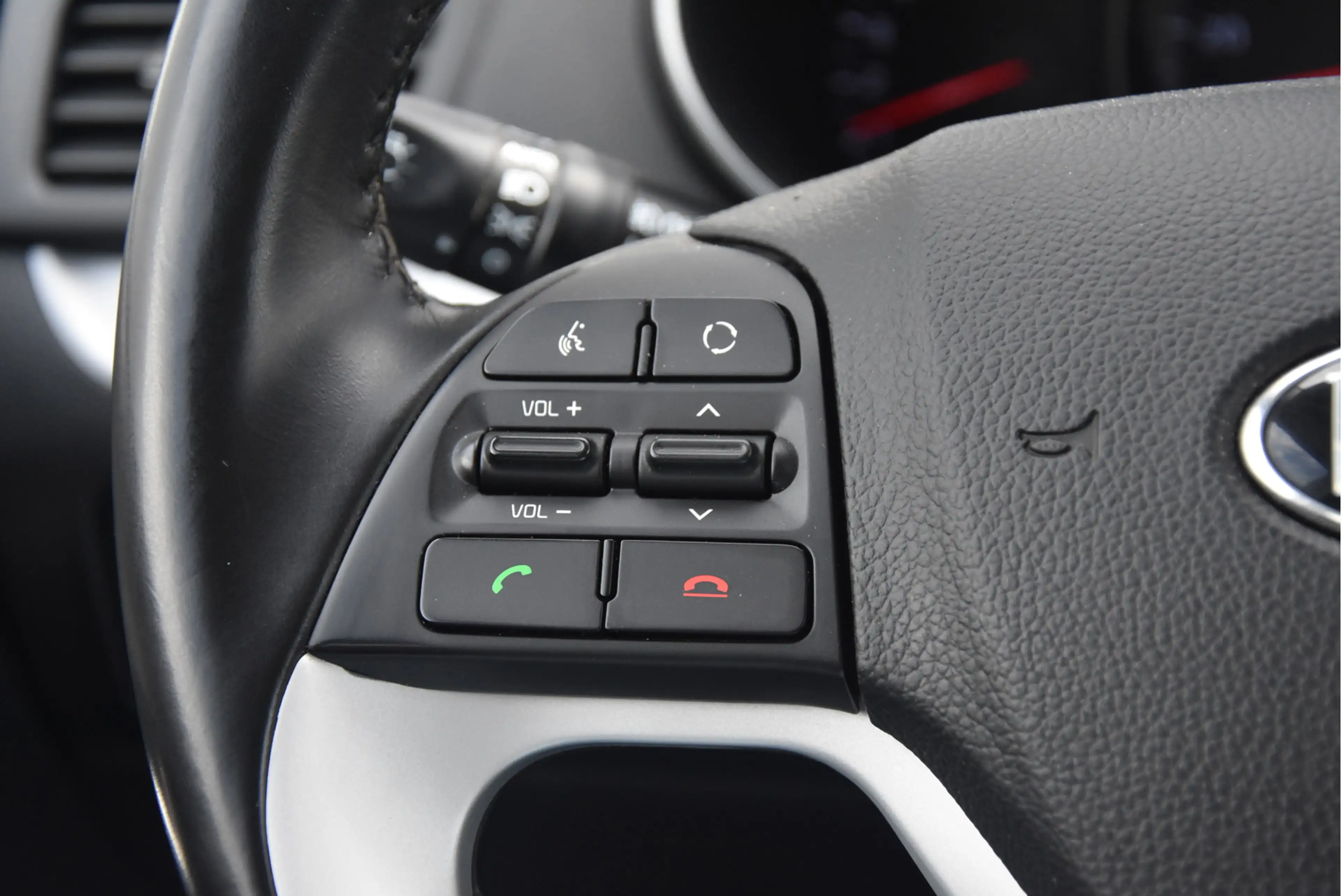 Kia Picanto 1.0 CVVT DynamicLine — photo 8