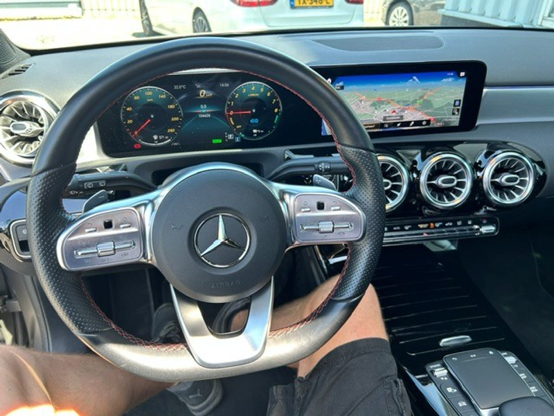 Mercedes-Benz A 250 e AMG Line Limited I Matt grijs I Panodak I Burmei — photo 11
