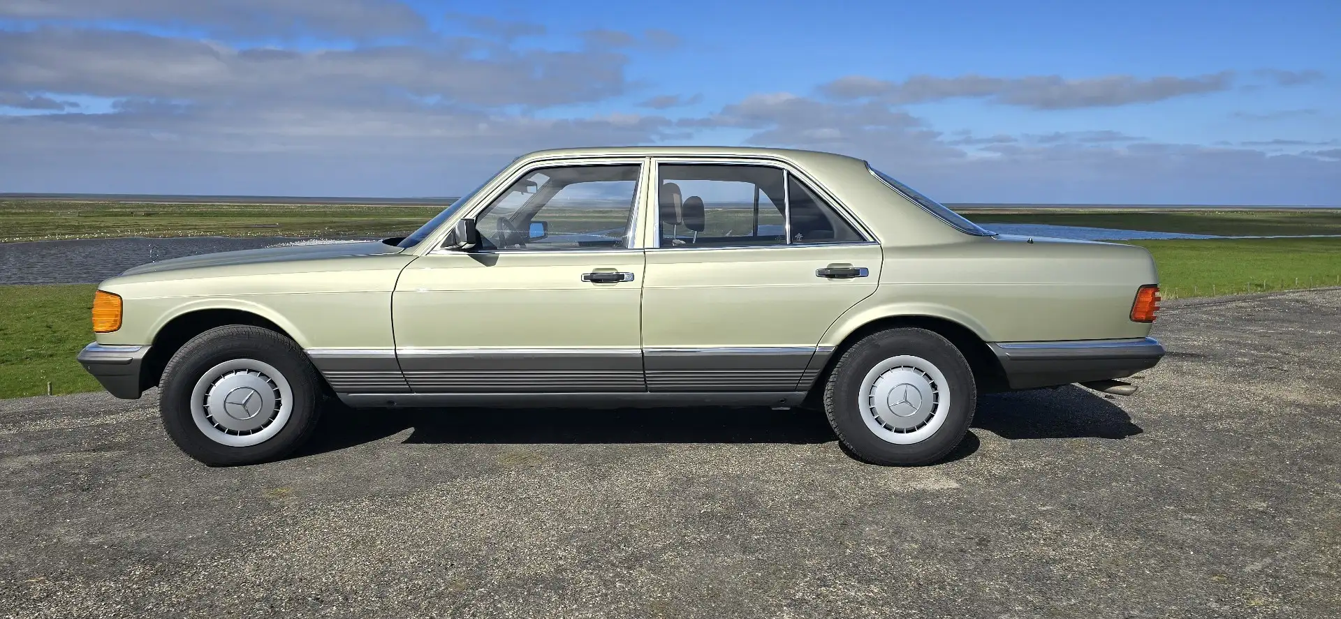 Mercedes-Benz 500 SE Verde - 1