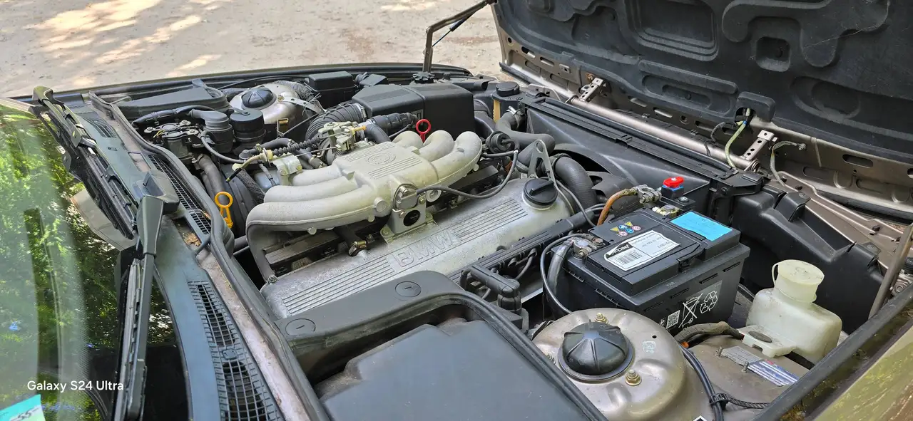BMW 525i, foto 6