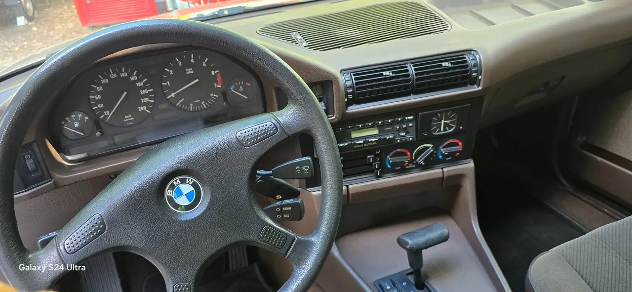BMW 525i, foto 3