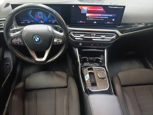 BMW I4 view 14