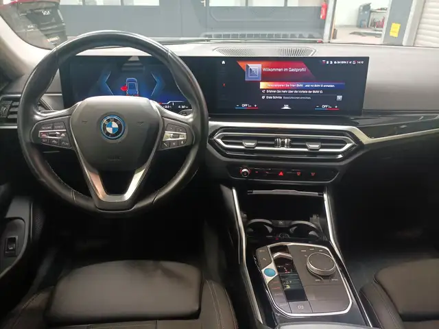 BMW I4 view 9