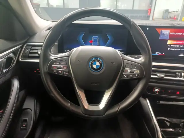 BMW I4 view 10