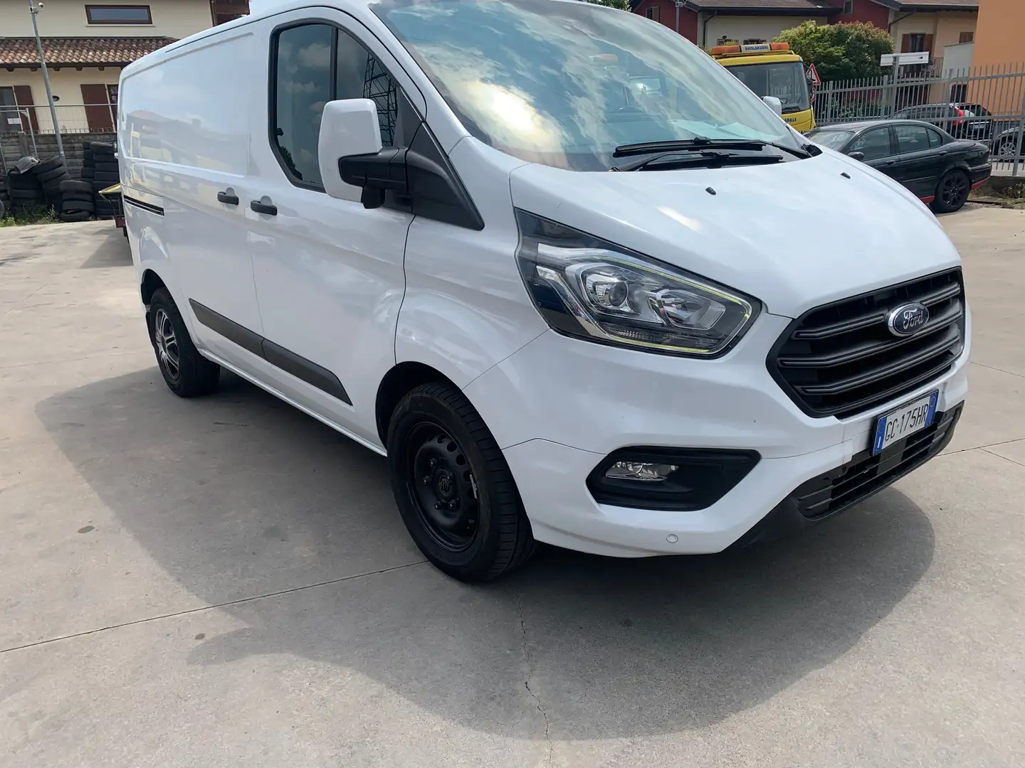 Ford Transit Courier Bianco - 2