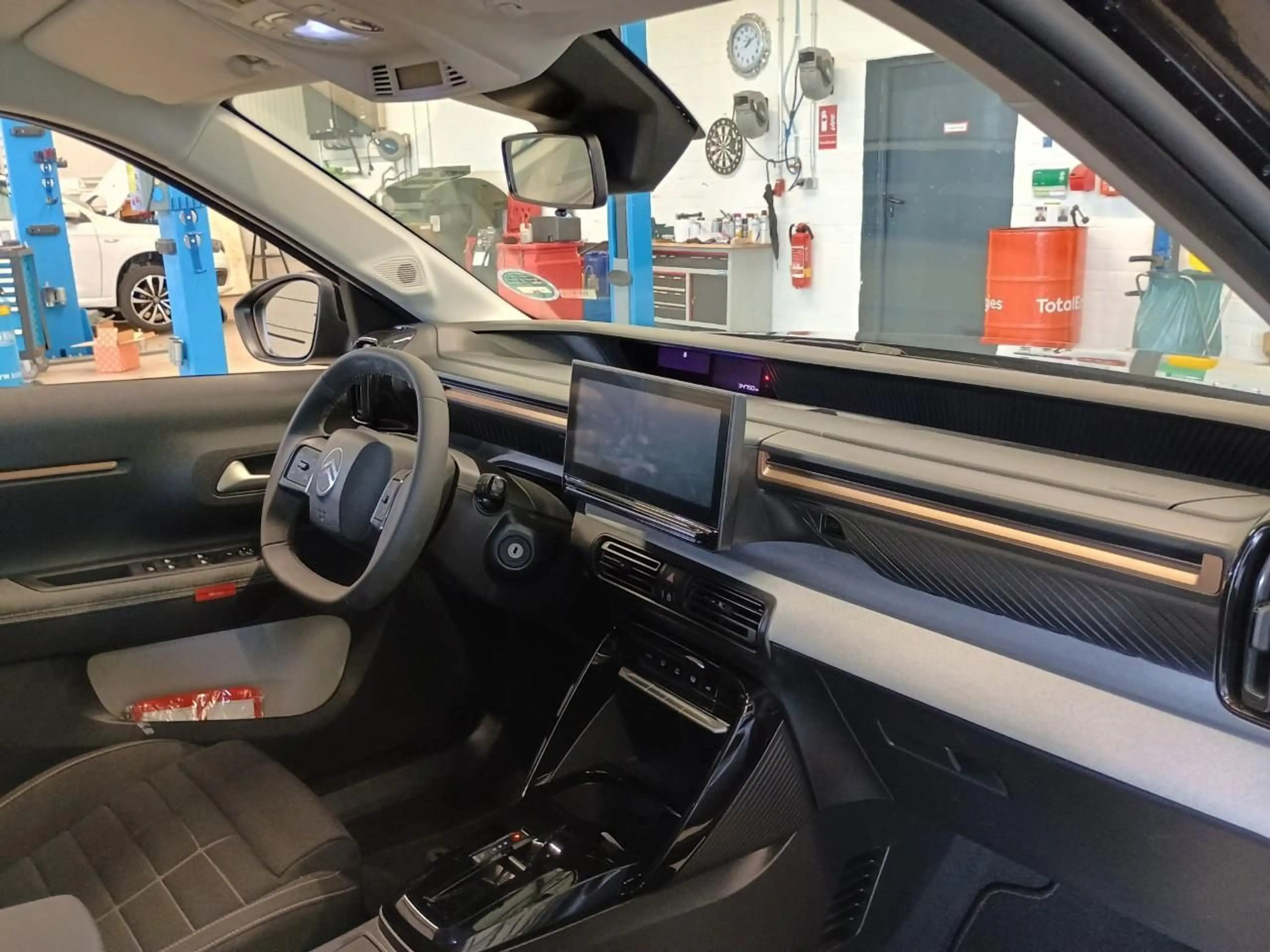 Citroen C3 Aircross 1.2 145 PLUS LED+Kam.+KlimaA+PDC+HUD — photo 4