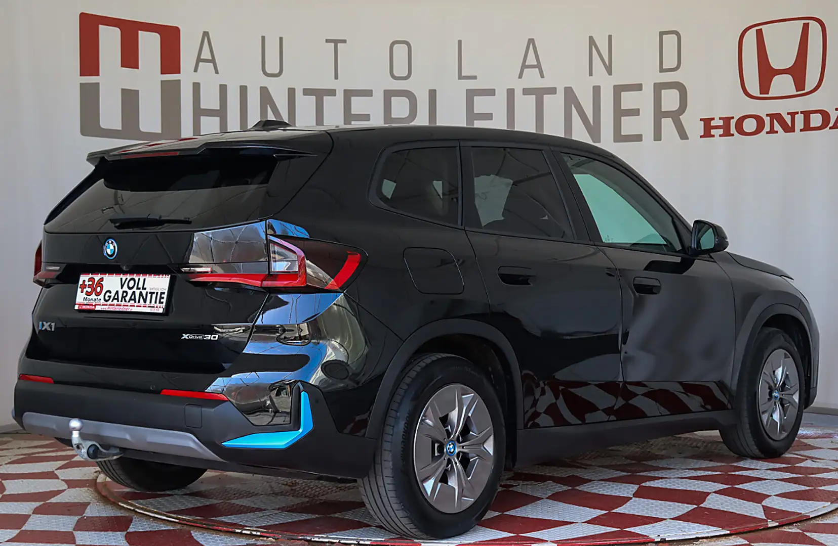 BMW iX1 xDrive30 netto 29.150.- KAMERA AHV Schwarz - 2