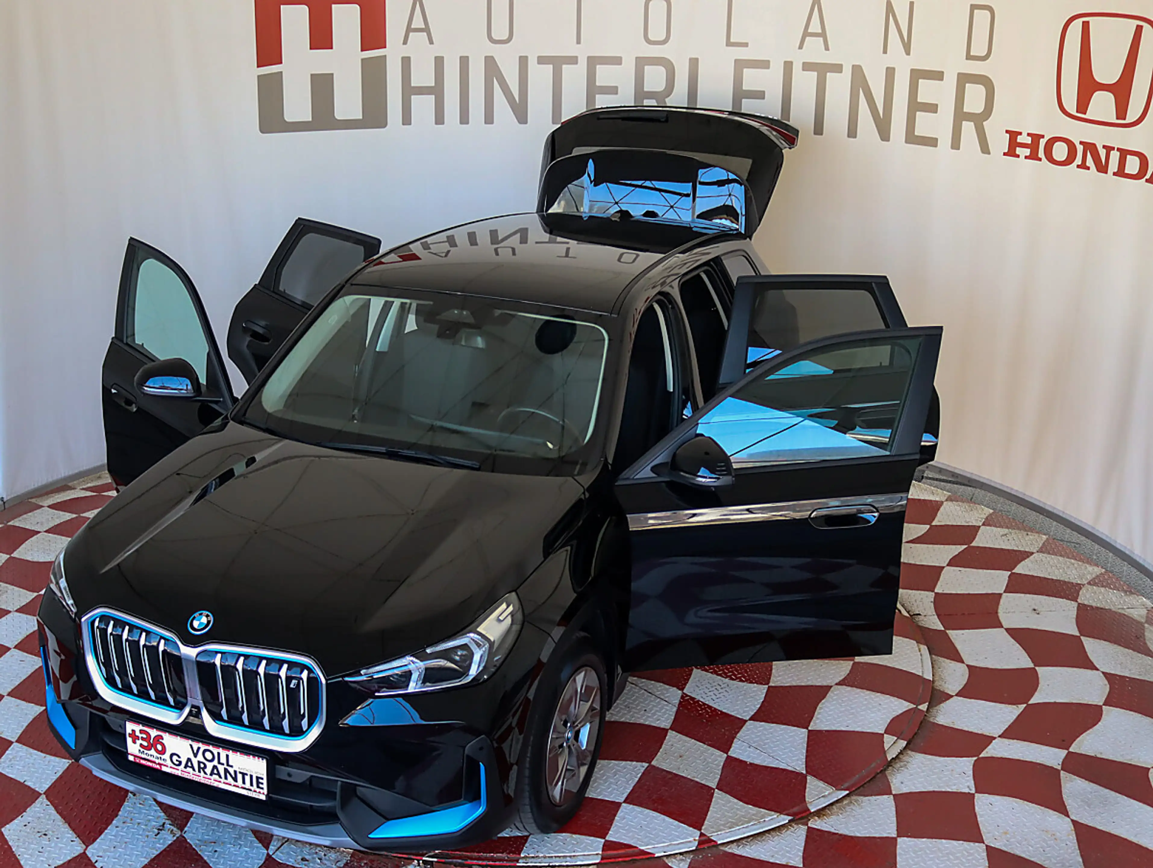 BMW iX1 xDrive30 netto 29.150.- KAMERA AHV — photo 3