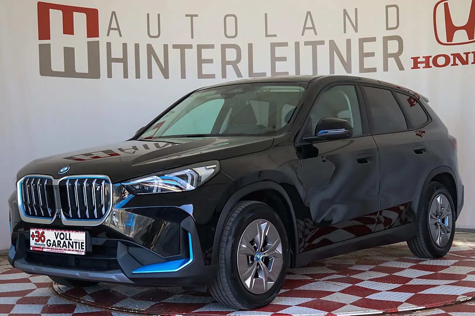 BMW iX1 xDrive30 netto 29.150.- KAMERA AHV Schwarz - 1