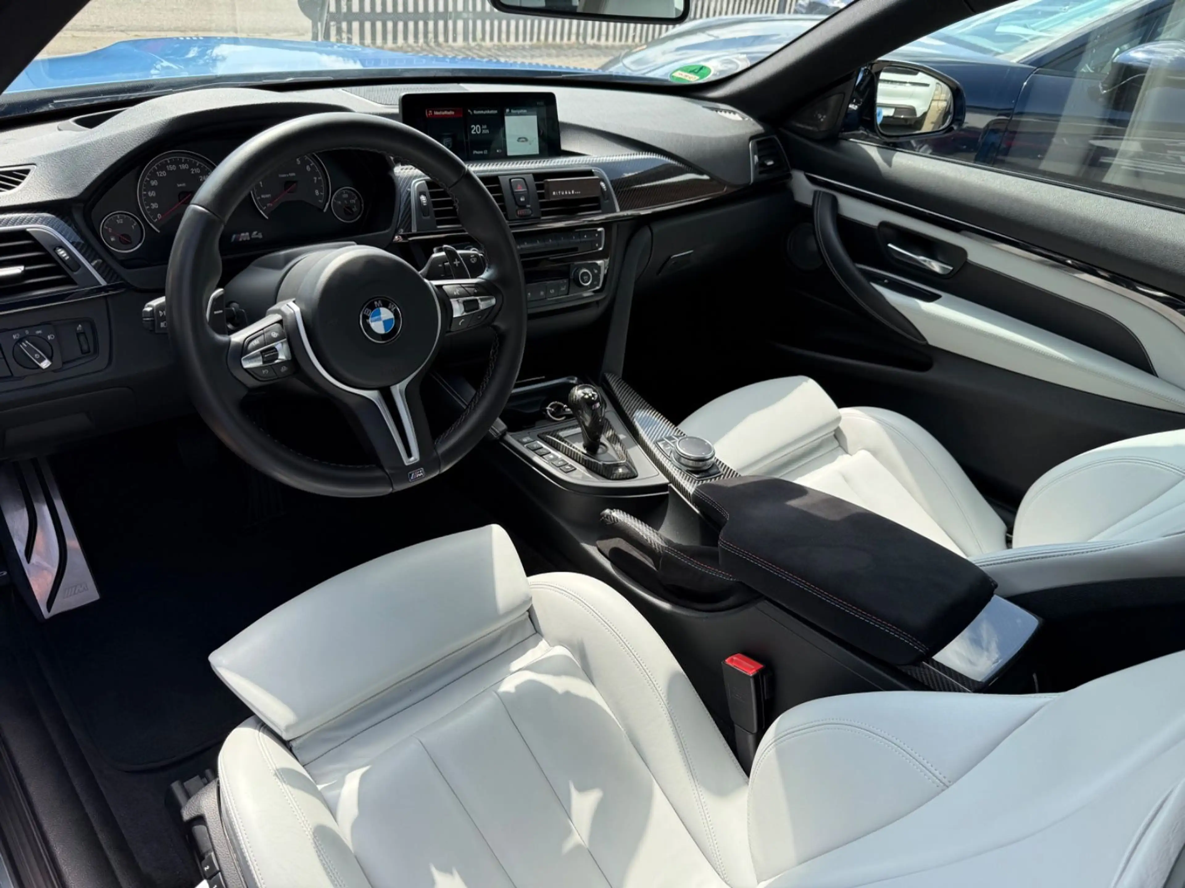 BMW M4 COMPETITION CABRIO *TRAUMZUSTAND* — photo 13
