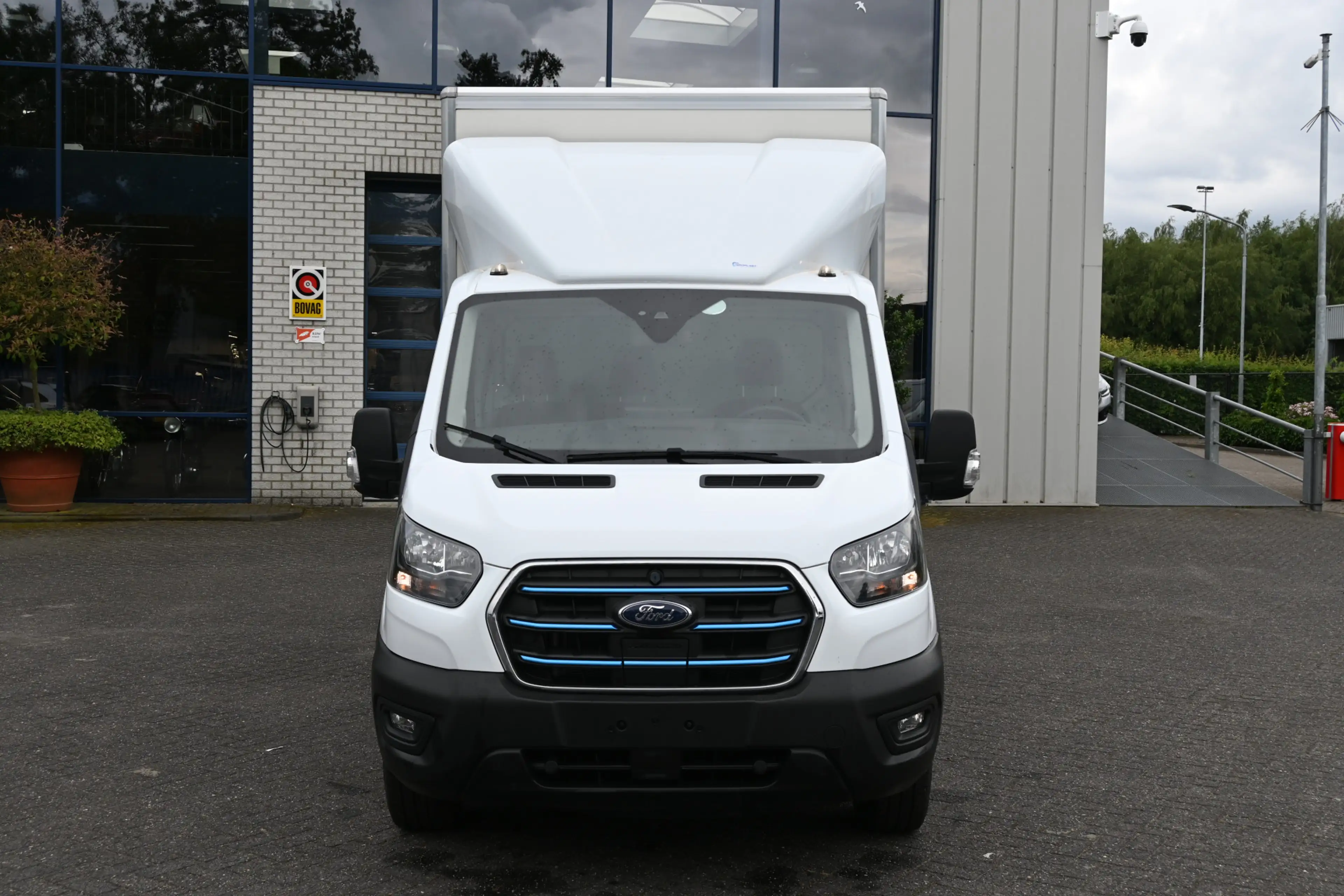 Ford E-Transit Bakwagen met Dhollandia laadklep Navigatie met cam — photo 2