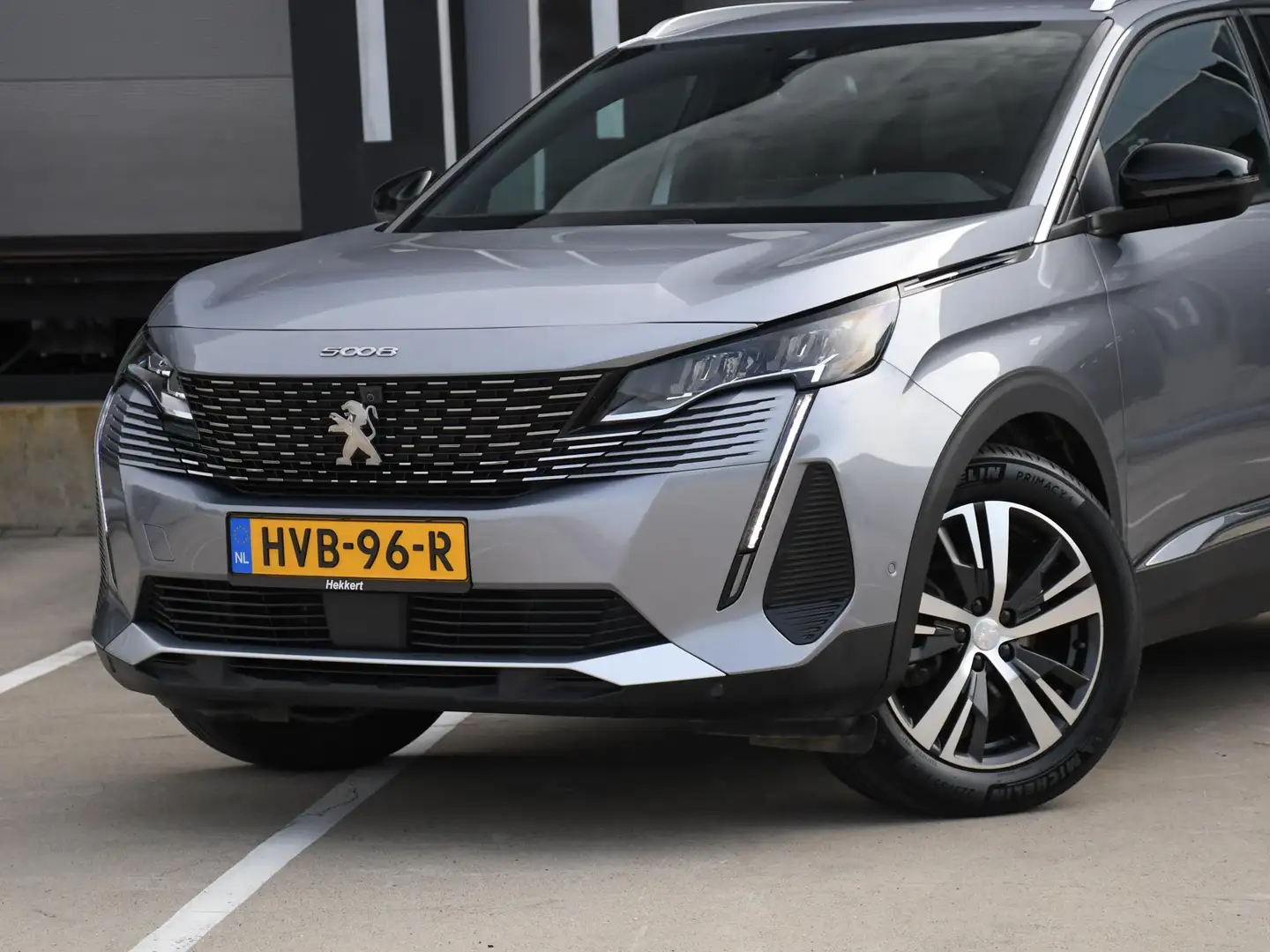 Peugeot 5008 Allure Pack Business 1.2 Hybrid 145pk Automaat 7-P Grau - 2