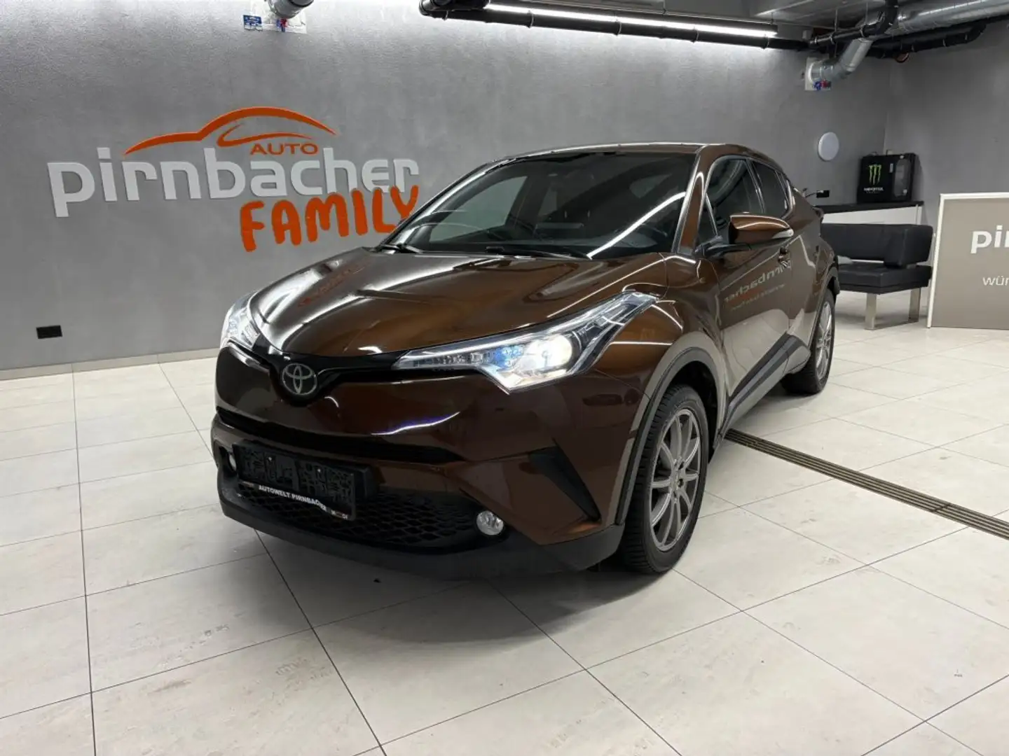 Toyota C-HR 1,2T C-LUB Braun - 1