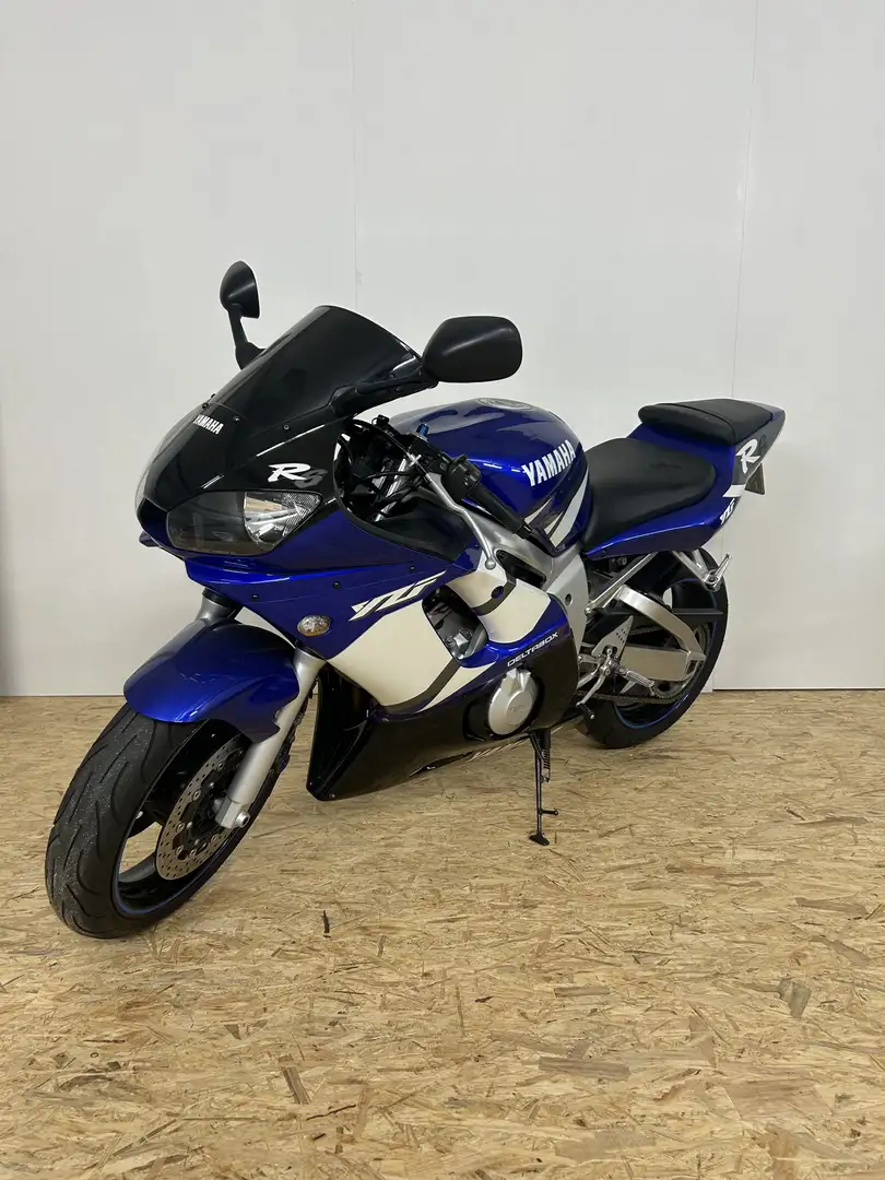 Yamaha YZF-R6 - 1