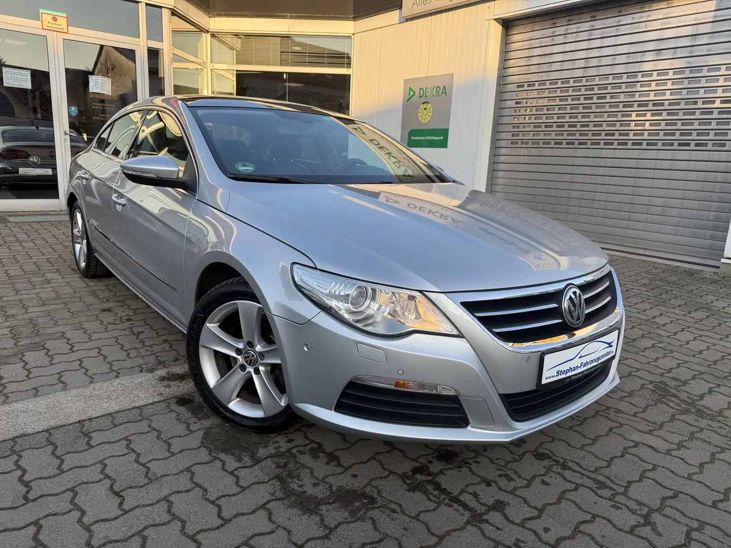 Volkswagen Passat CC TSI mit Klima/Leder/Panorama/ZV/Infotainment/PDC/ Grau - 1