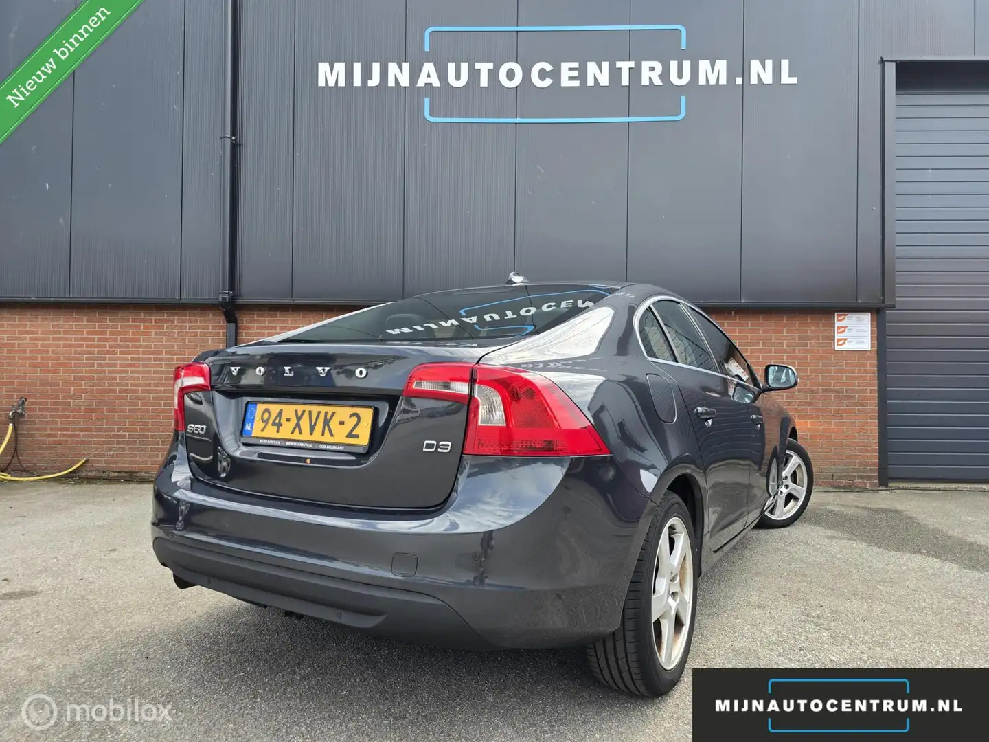 Volvo S60 2.0 D3 R-Design / CLIMA✔️/ NAVI✔️/ APK✔️ Grijs - 2