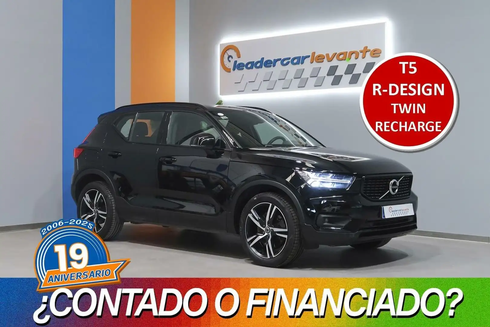Volvo XC40 1.5 T5 TWIN RECHARGE R-DESIGN AUTO 262CV Negro - 1
