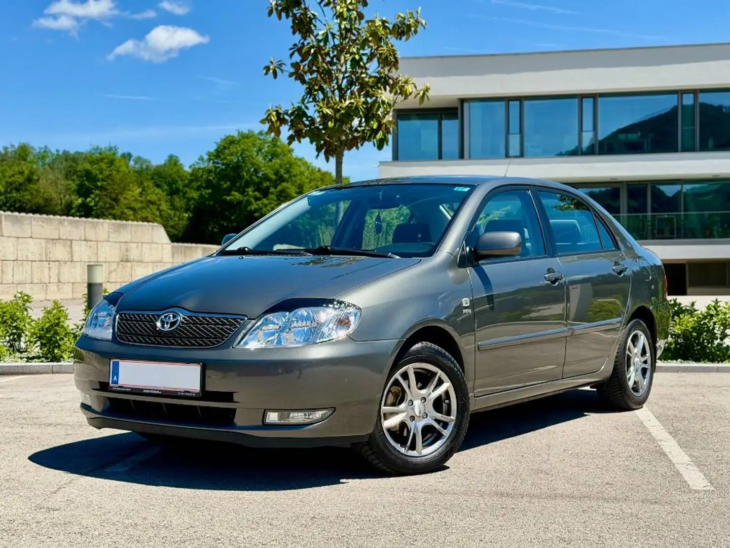 Toyota Corolla Corolla Linea Sol 1,4 VVT-i Grau - 1