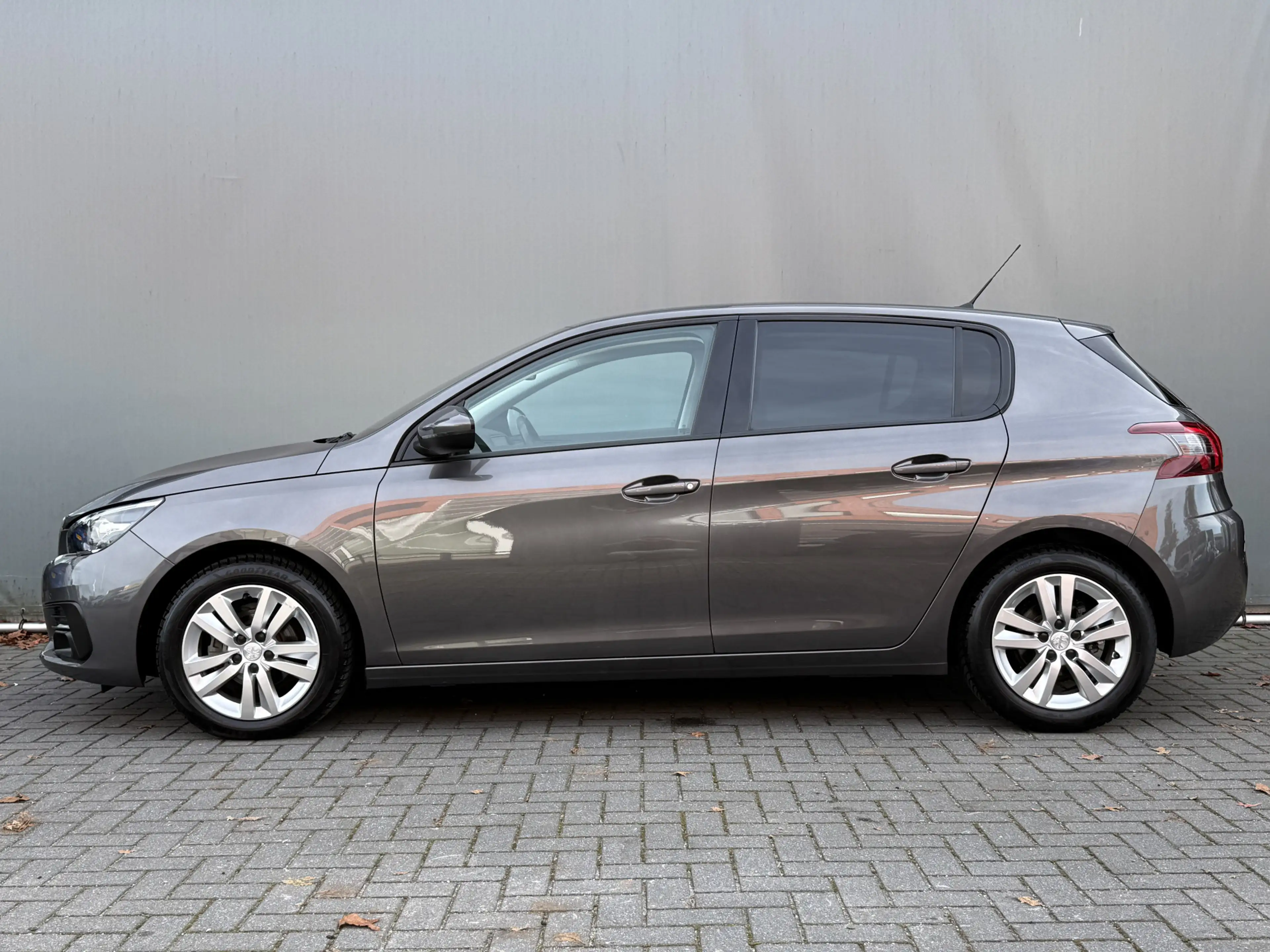 Peugeot 308 BWJ 2021 1.2 PureTech 111 PK Blue Lease Executive — photo 9