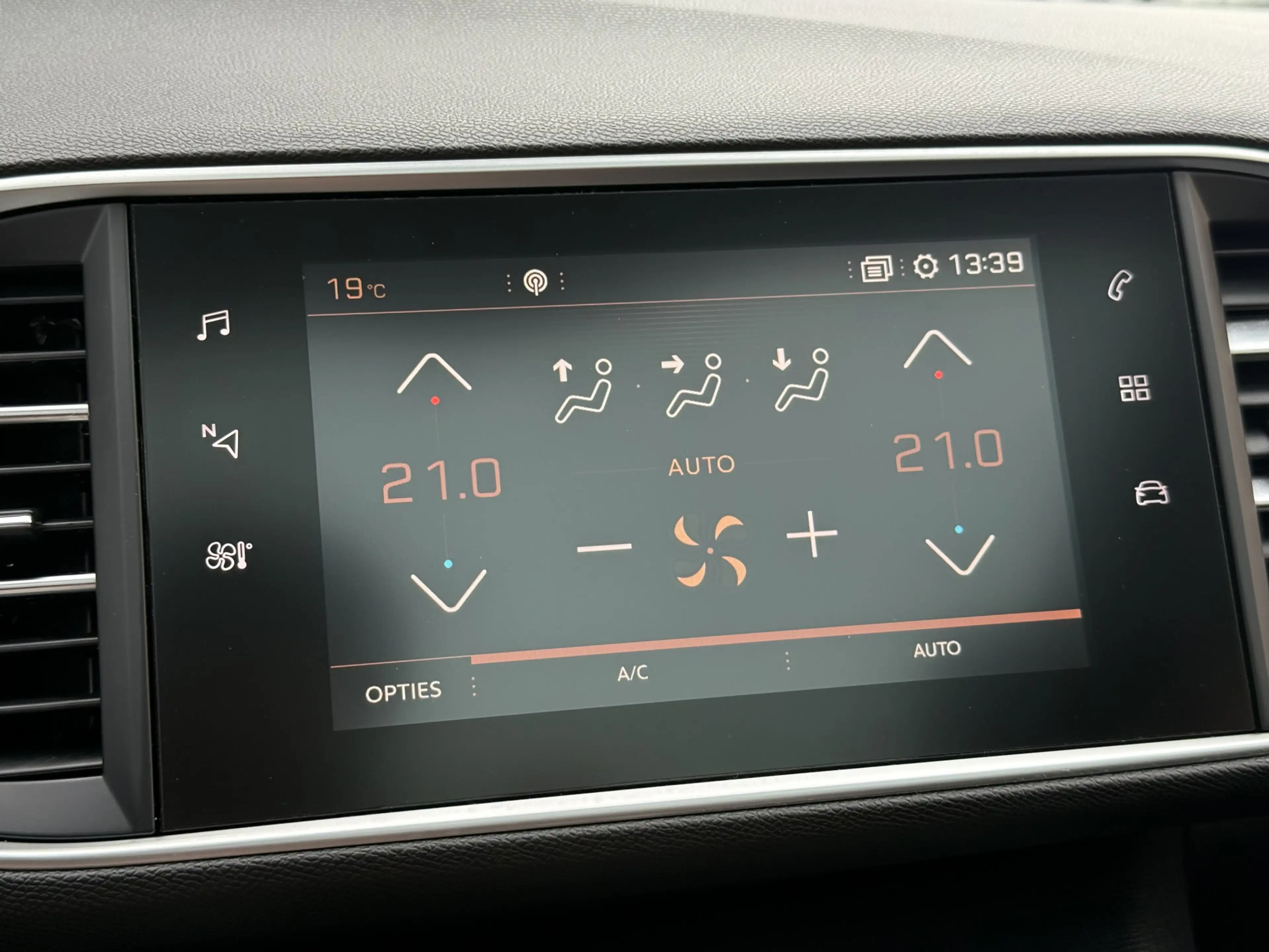 Peugeot 308 BWJ 2021 1.2 PureTech 111 PK Blue Lease Executive — photo 22