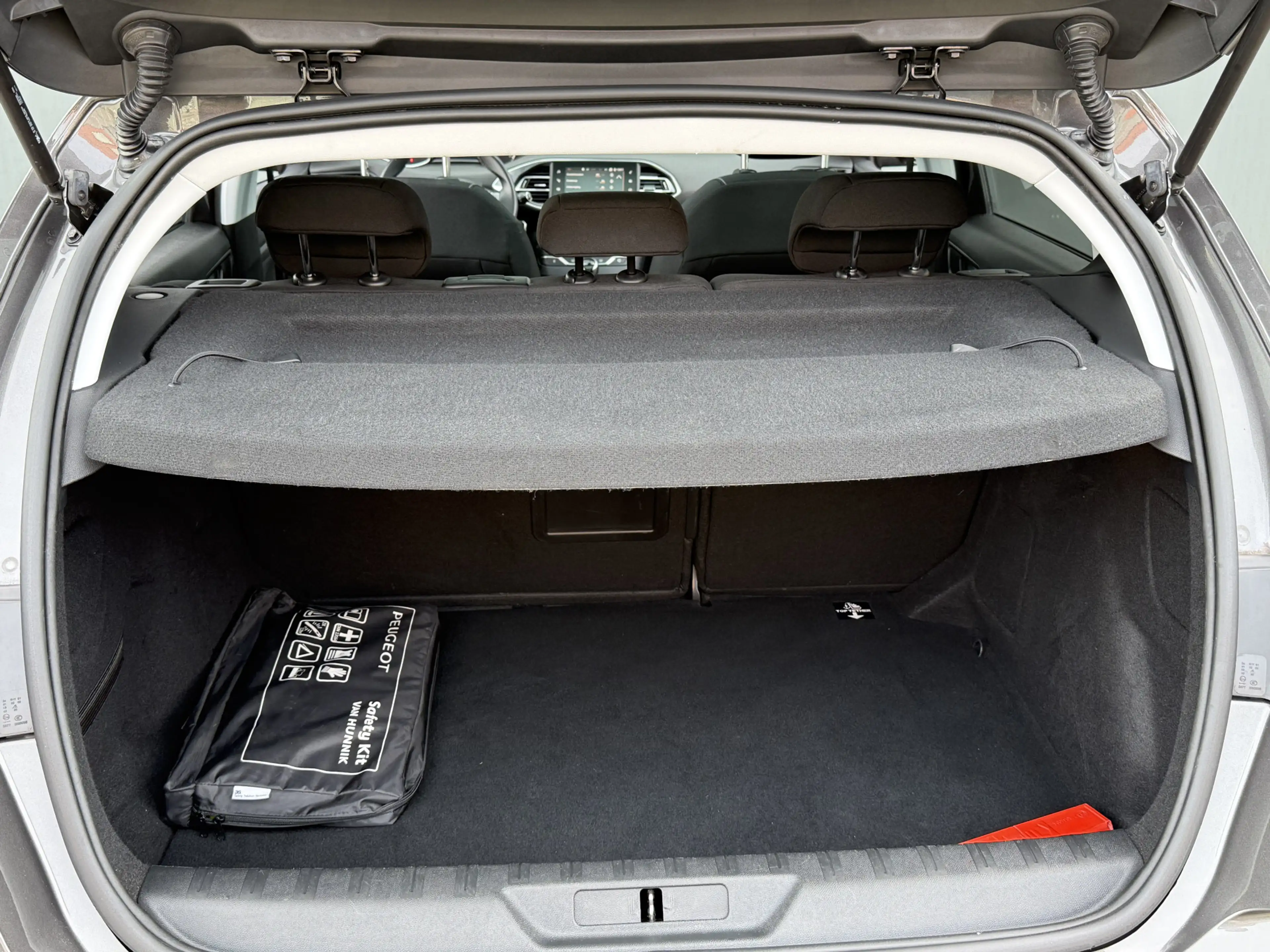 Peugeot 308 BWJ 2021 1.2 PureTech 111 PK Blue Lease Executive — photo 36
