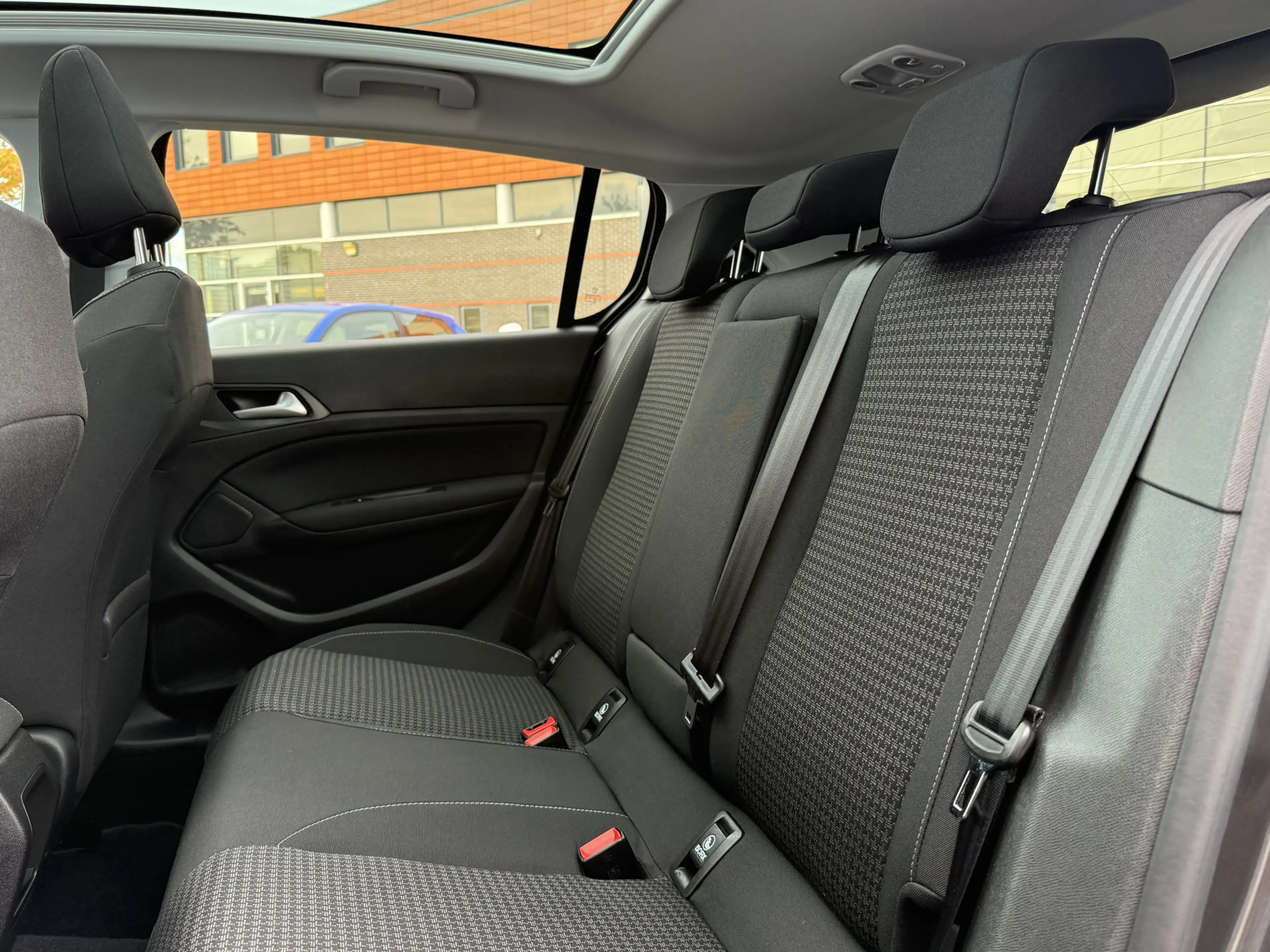 Peugeot 308 BWJ 2021 1.2 PureTech 111 PK Blue Lease Executive — photo 8