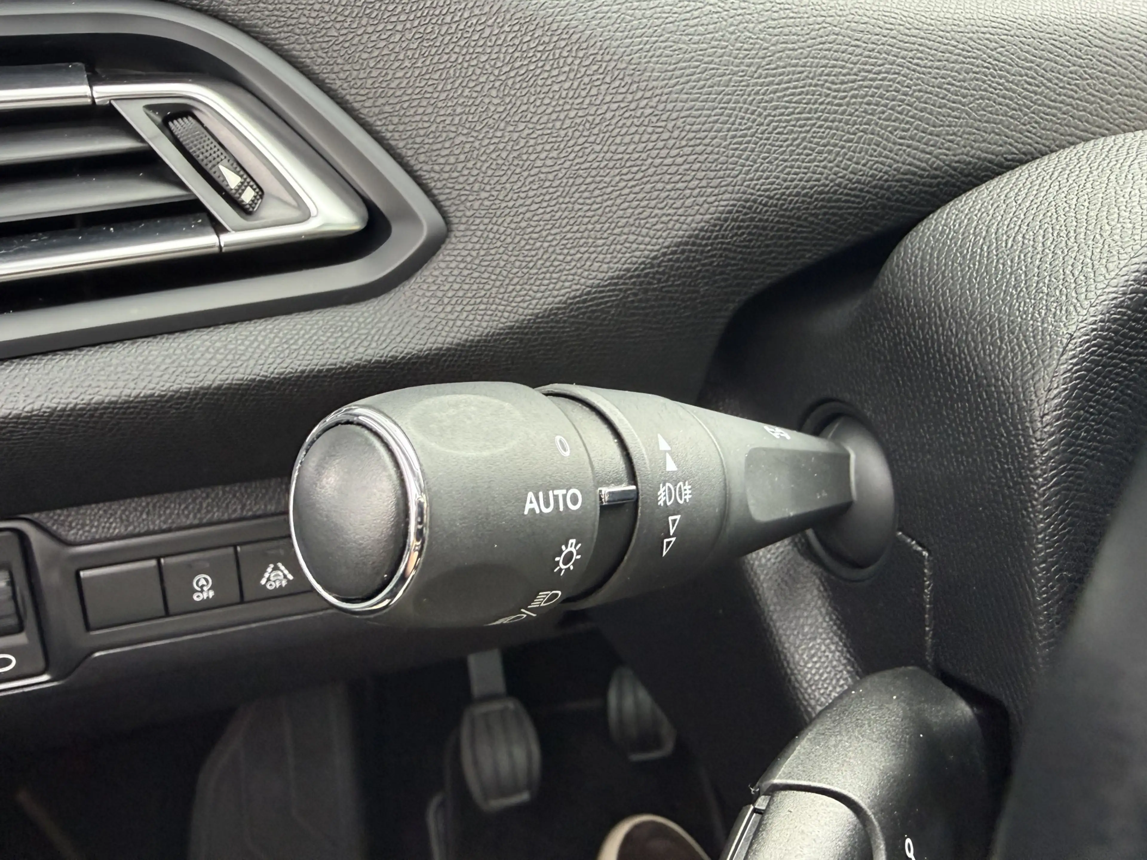 Peugeot 308 BWJ 2021 1.2 PureTech 111 PK Blue Lease Executive — photo 12