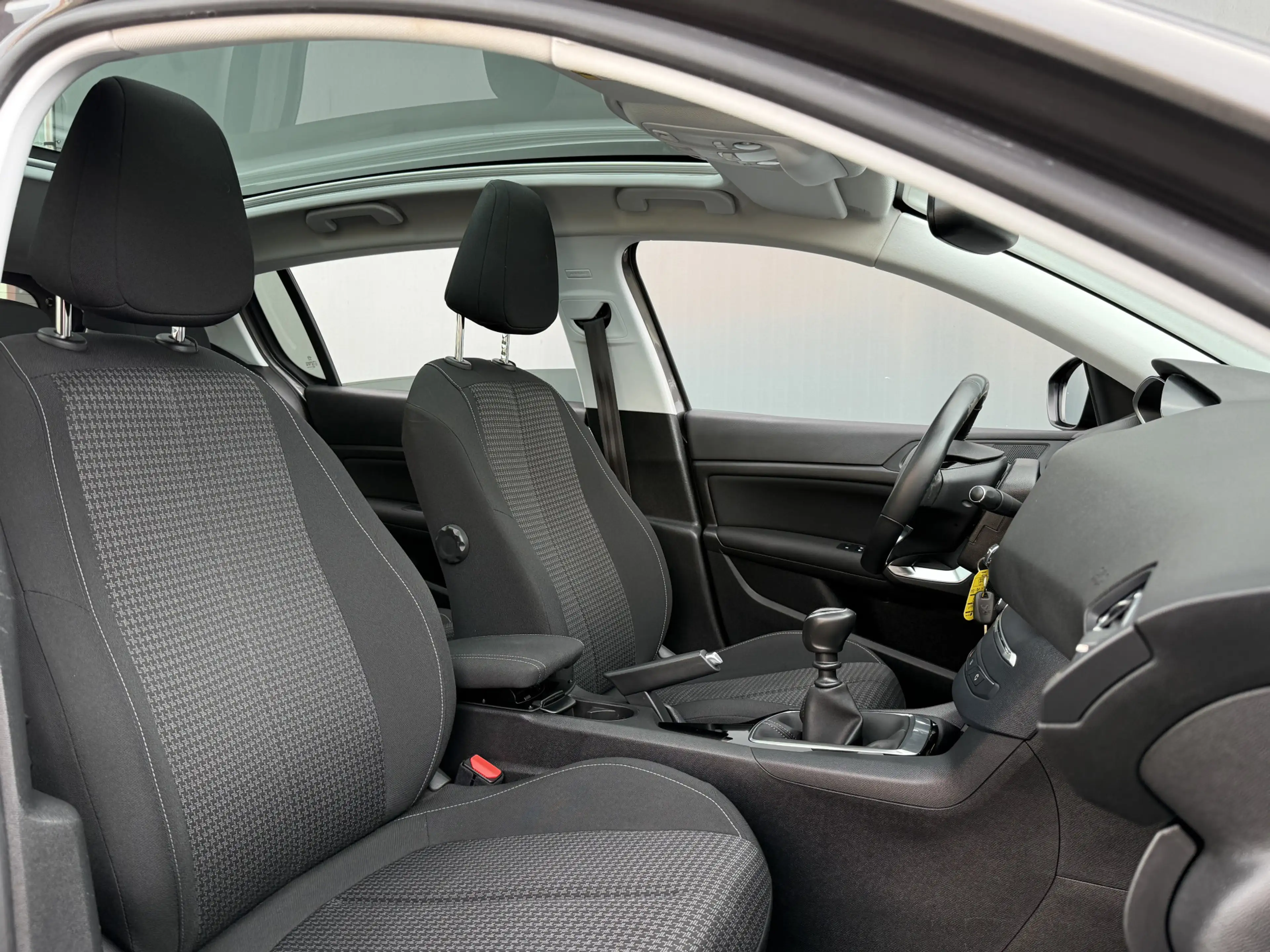 Peugeot 308 BWJ 2021 1.2 PureTech 111 PK Blue Lease Executive — photo 32