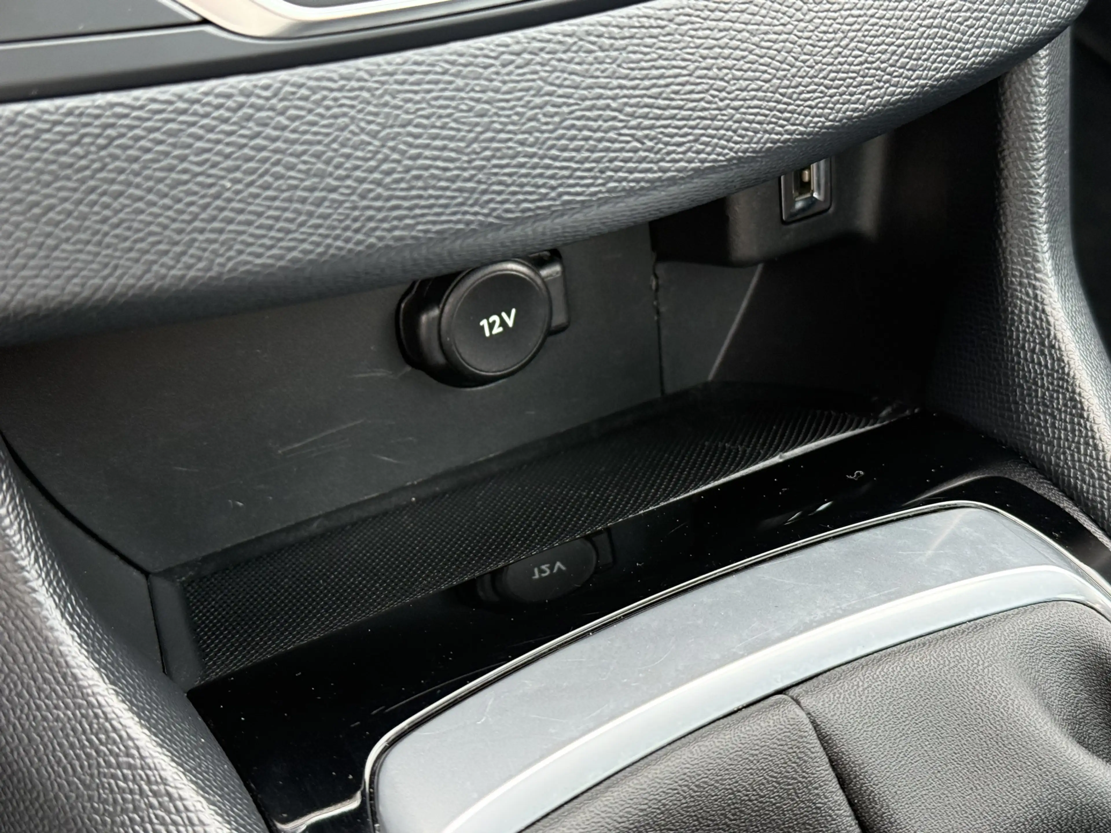 Peugeot 308 BWJ 2021 1.2 PureTech 111 PK Blue Lease Executive — photo 27
