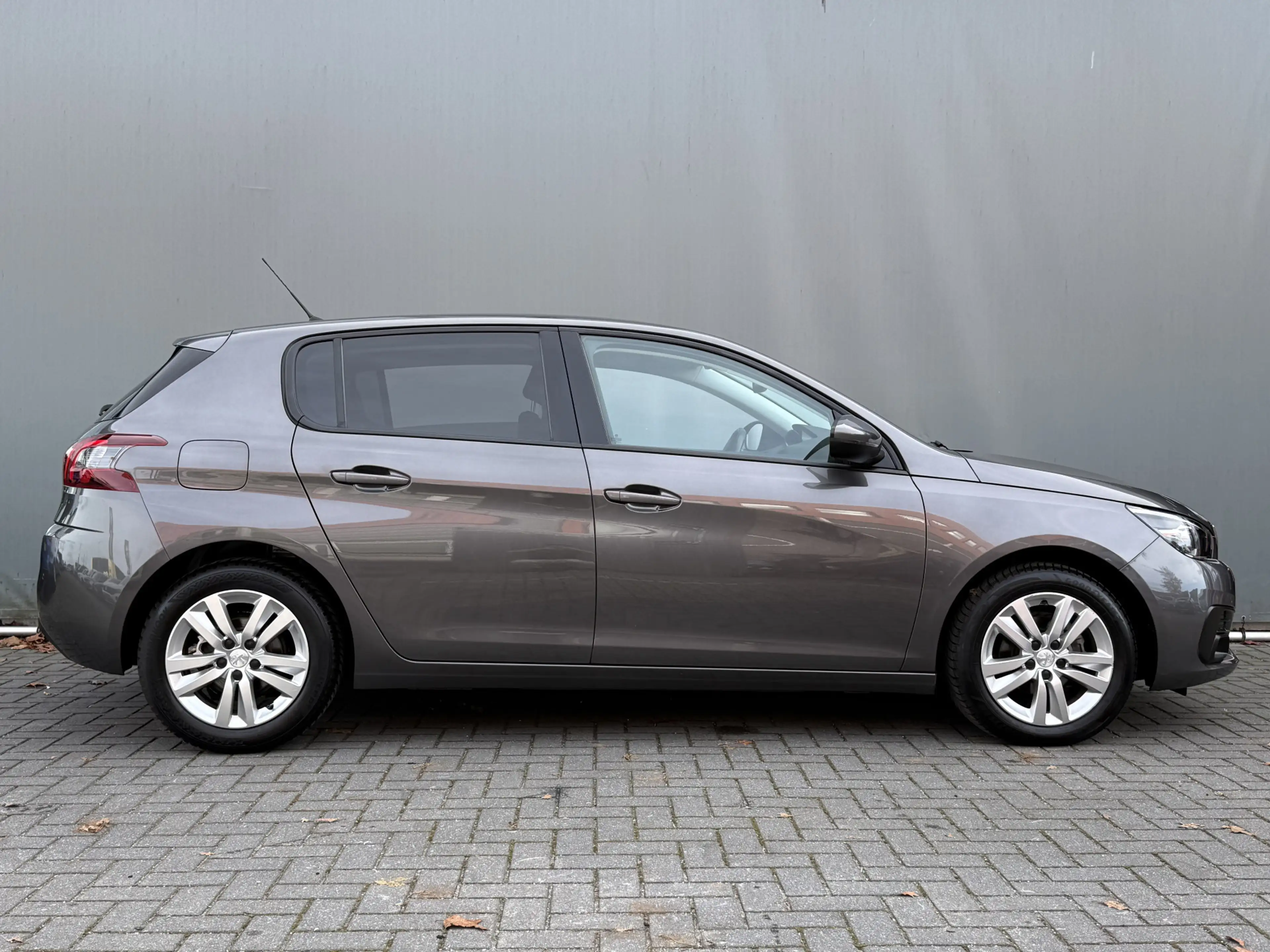 Peugeot 308 BWJ 2021 1.2 PureTech 111 PK Blue Lease Executive — photo 31